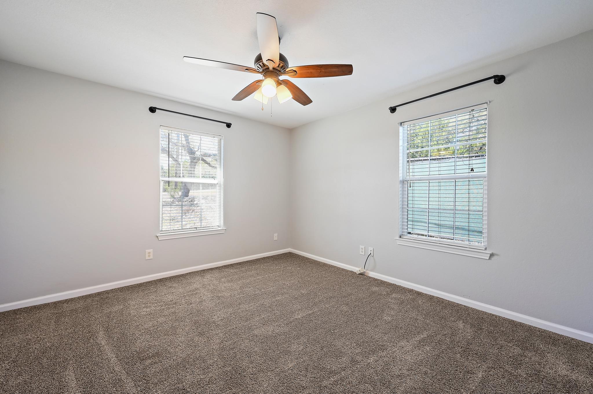 Image 17 of 40 For 141 Arnold Dr