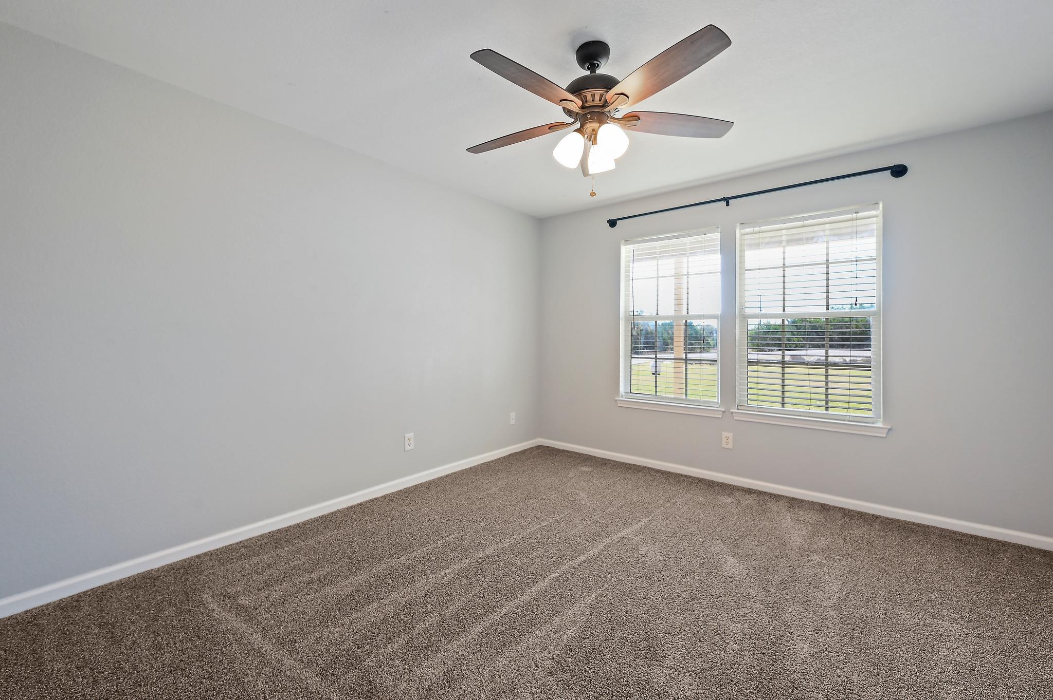 Image 18 of 40 For 141 Arnold Dr