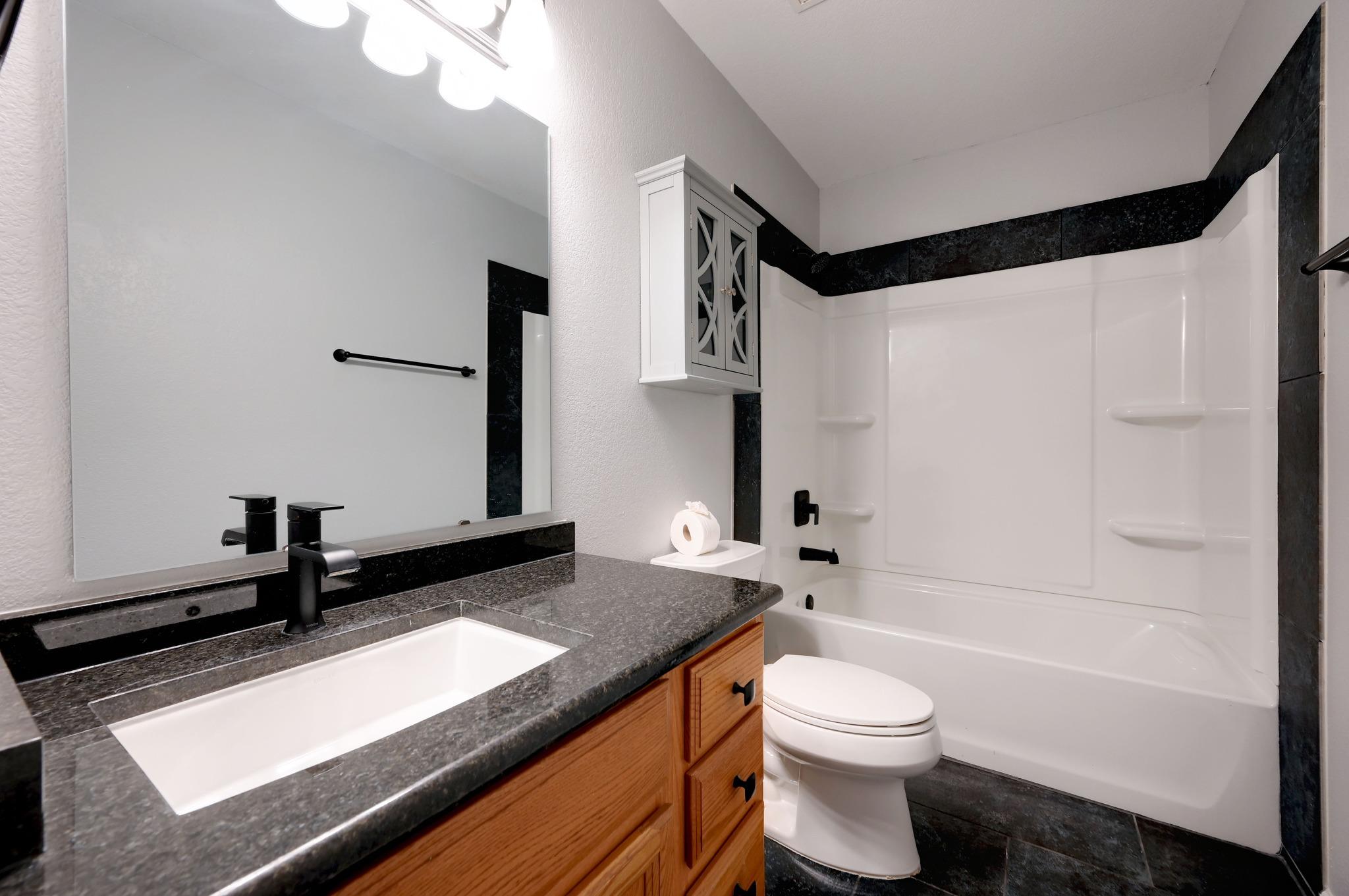 Image 19 of 40 For 141 Arnold Dr