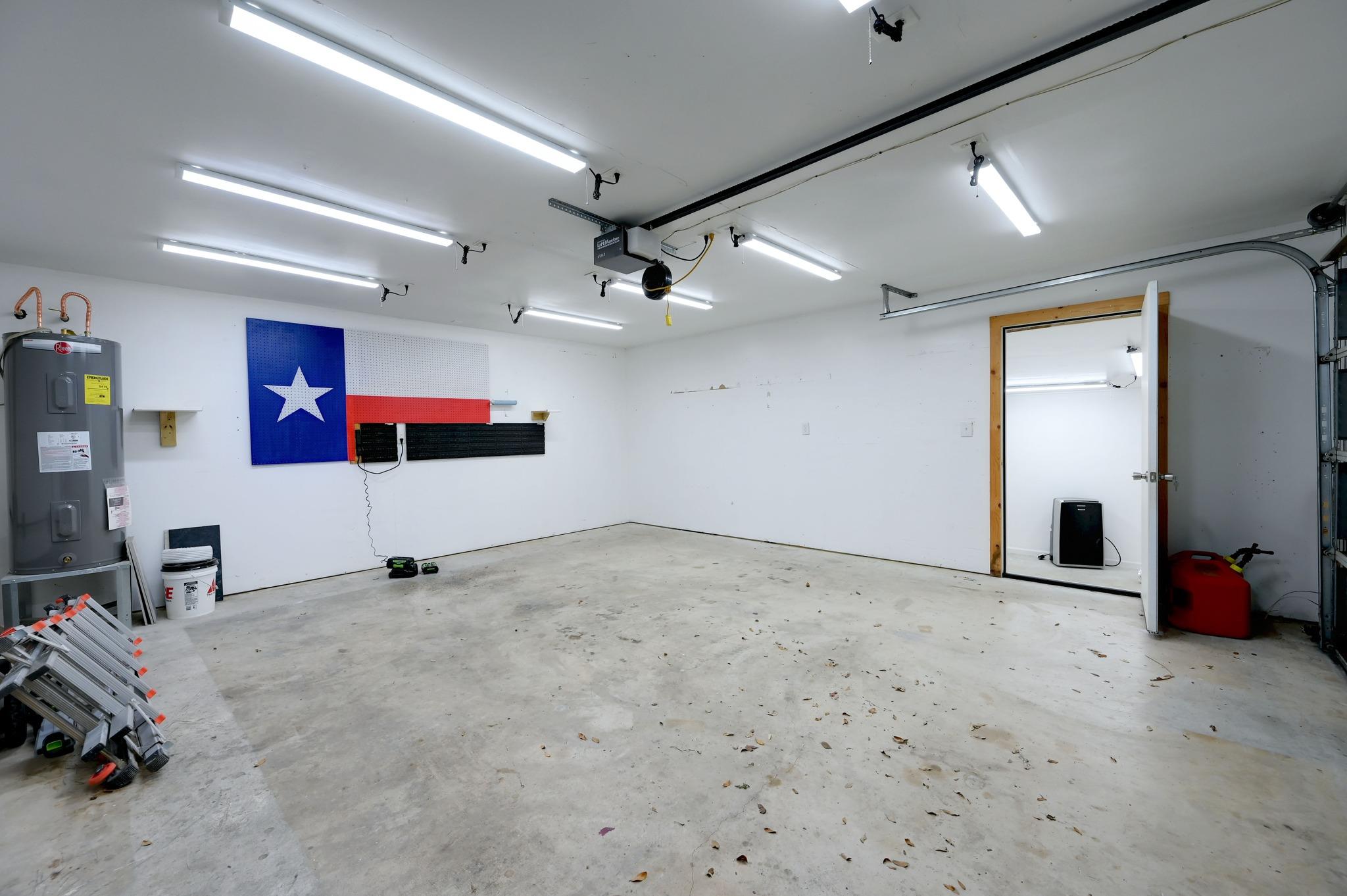 Image 21 of 40 For 141 Arnold Dr