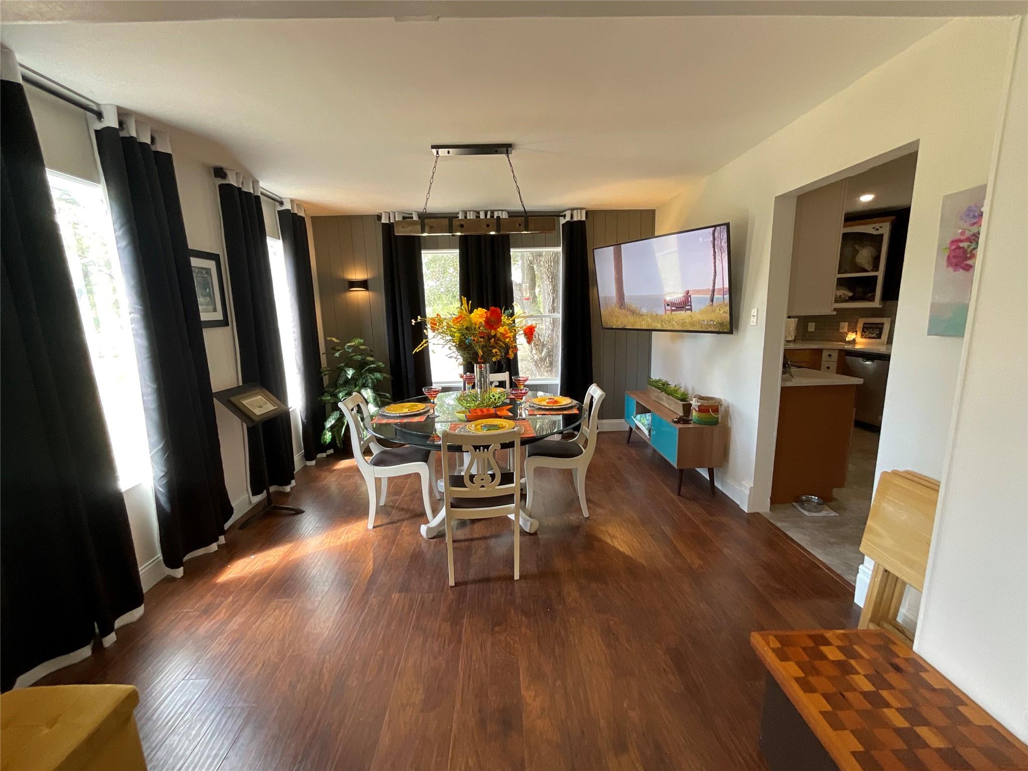 Image 11 of 39 For 322-342 Whispering Woods Dr