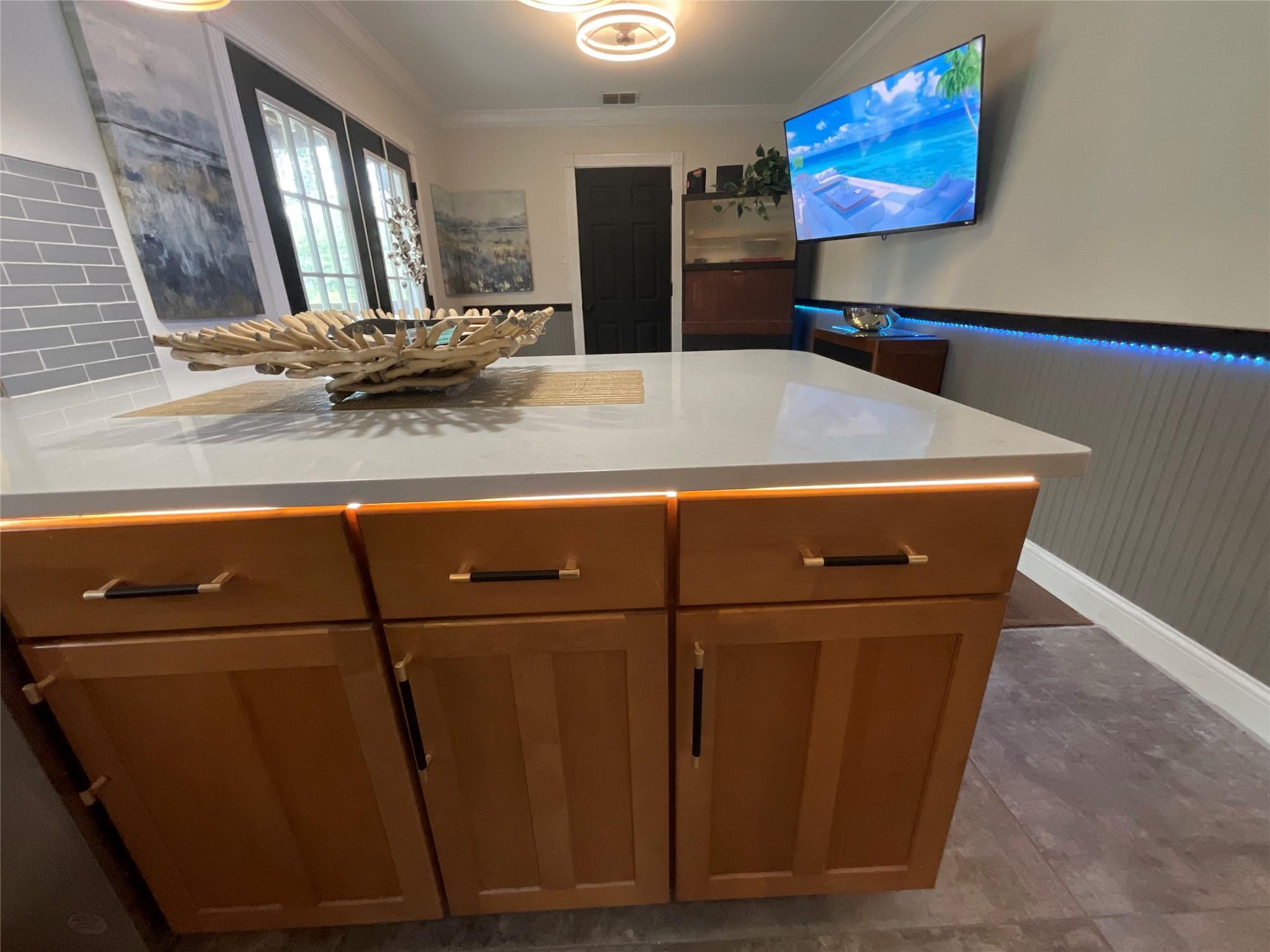 Image 18 of 39 For 322-342 Whispering Woods Dr