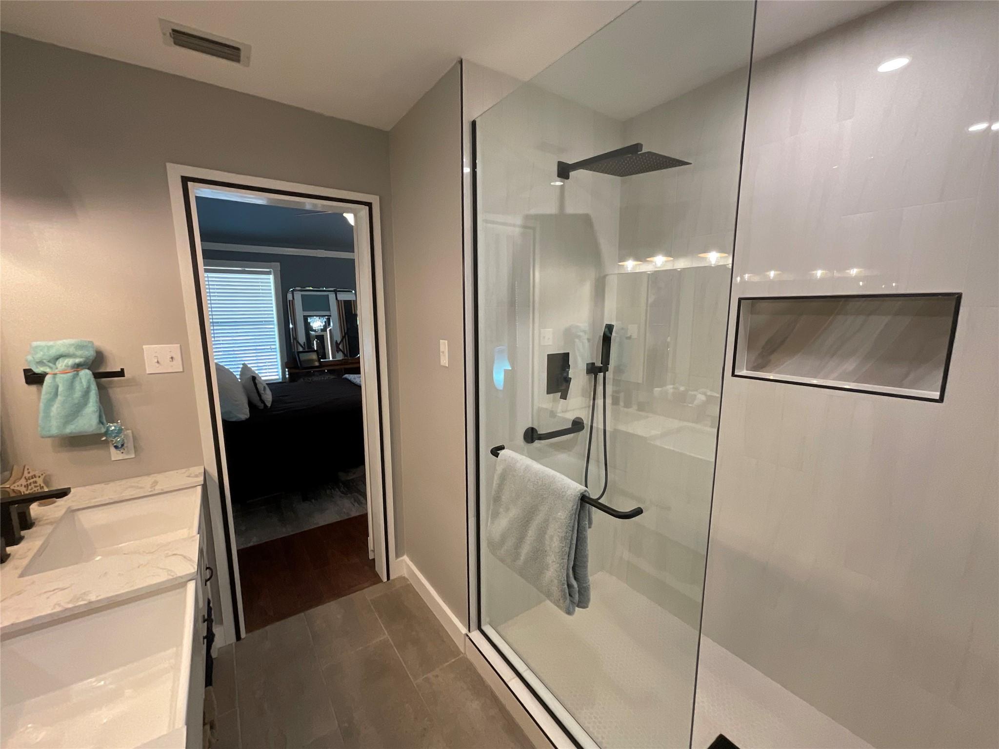 Image 24 of 39 For 322-342 Whispering Woods Dr