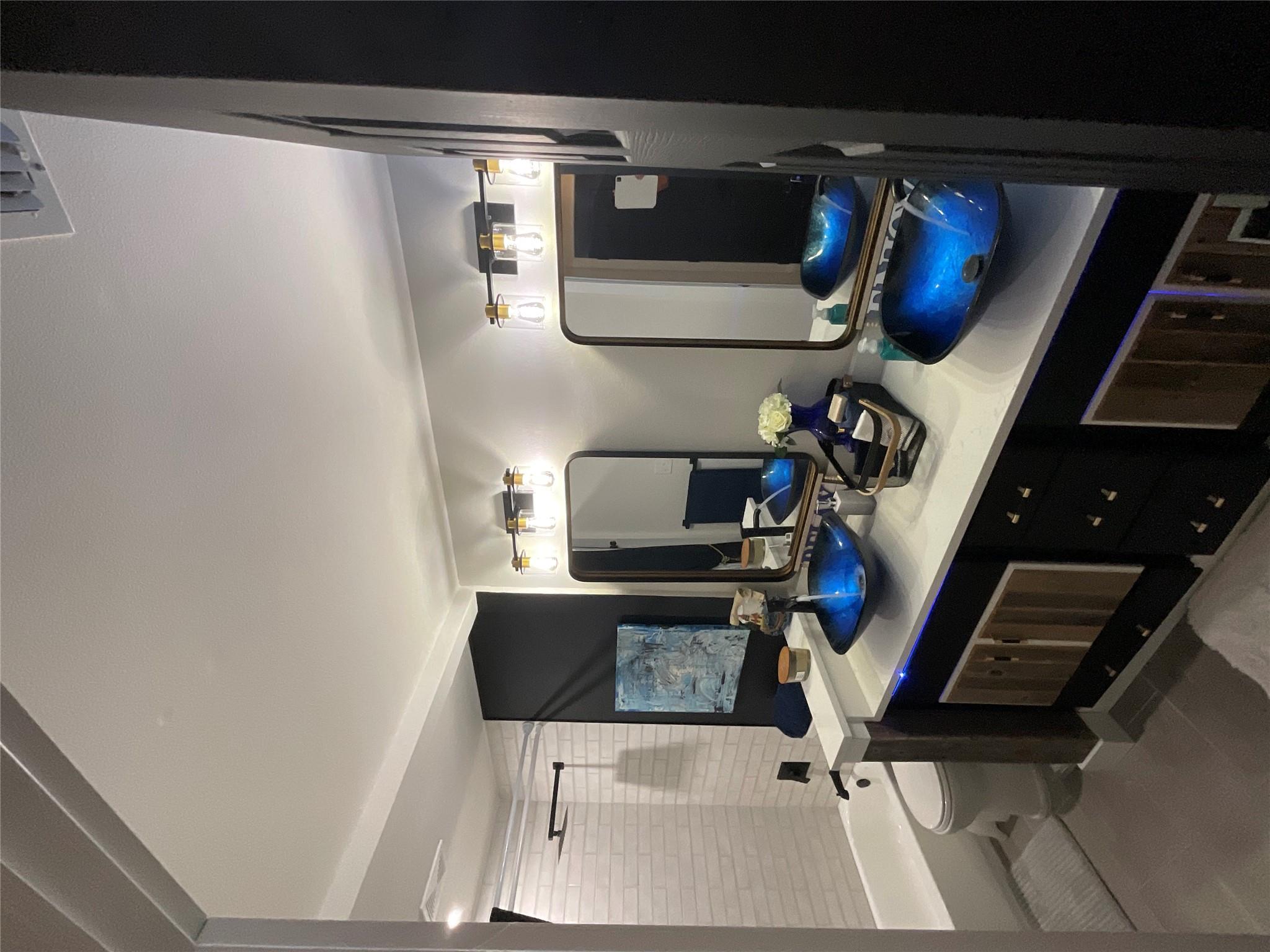 Image 31 of 39 For 322-342 Whispering Woods Dr