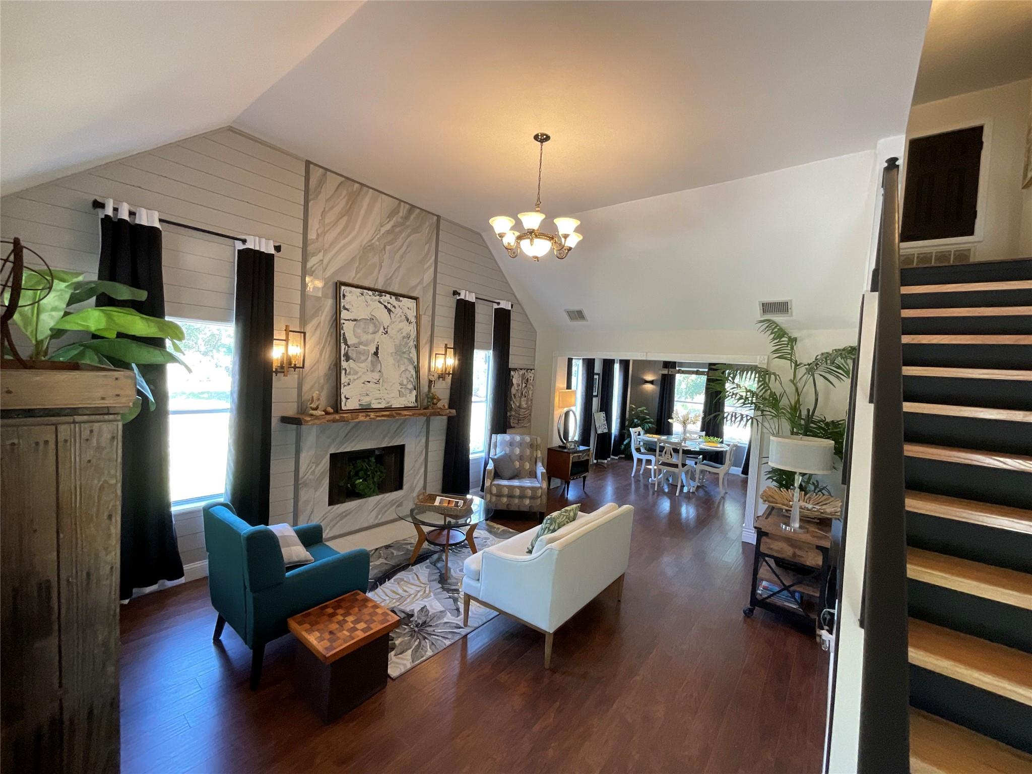 Image 6 of 39 For 322-342 Whispering Woods Dr