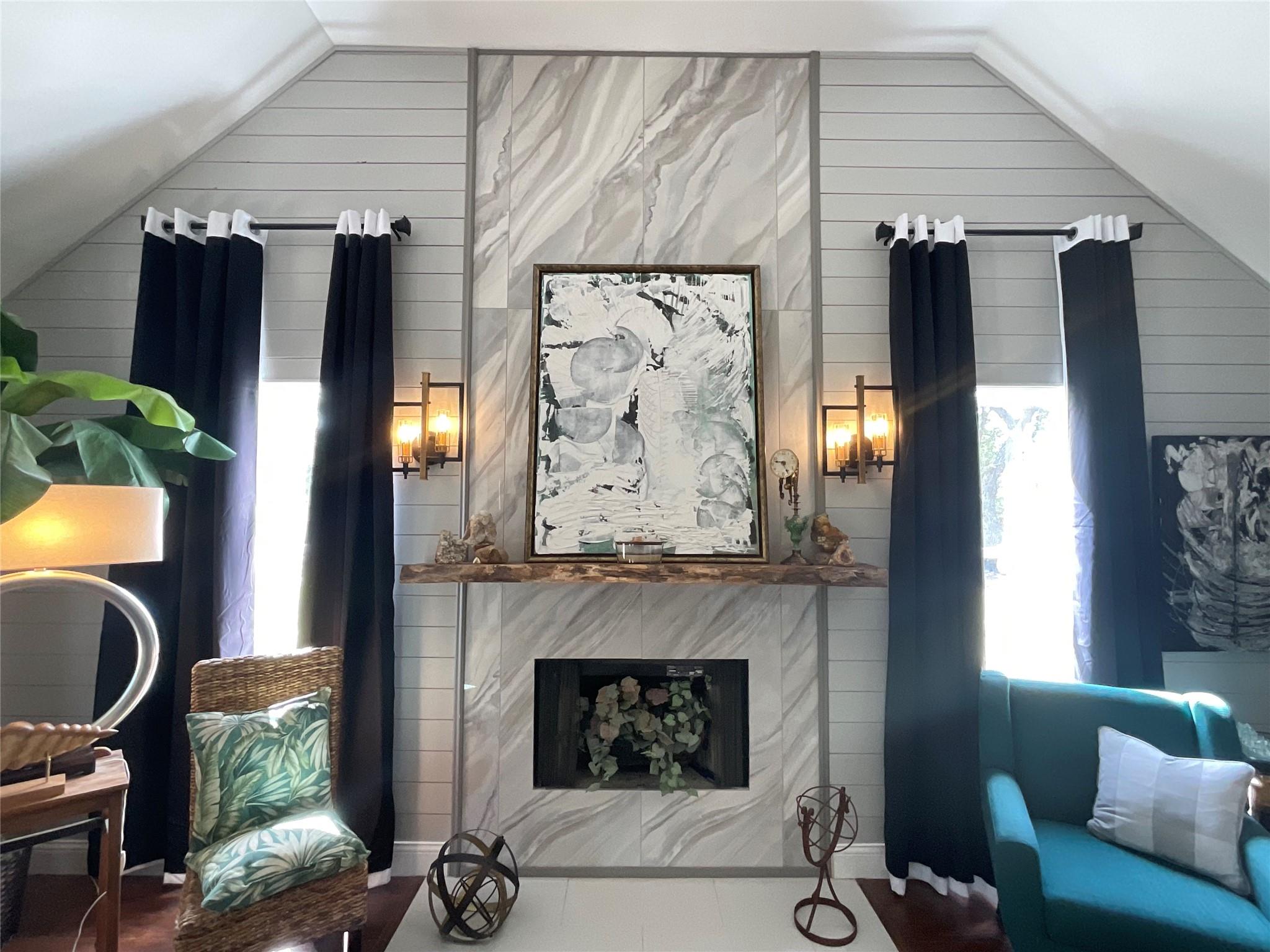 Image 8 of 39 For 322-342 Whispering Woods Dr