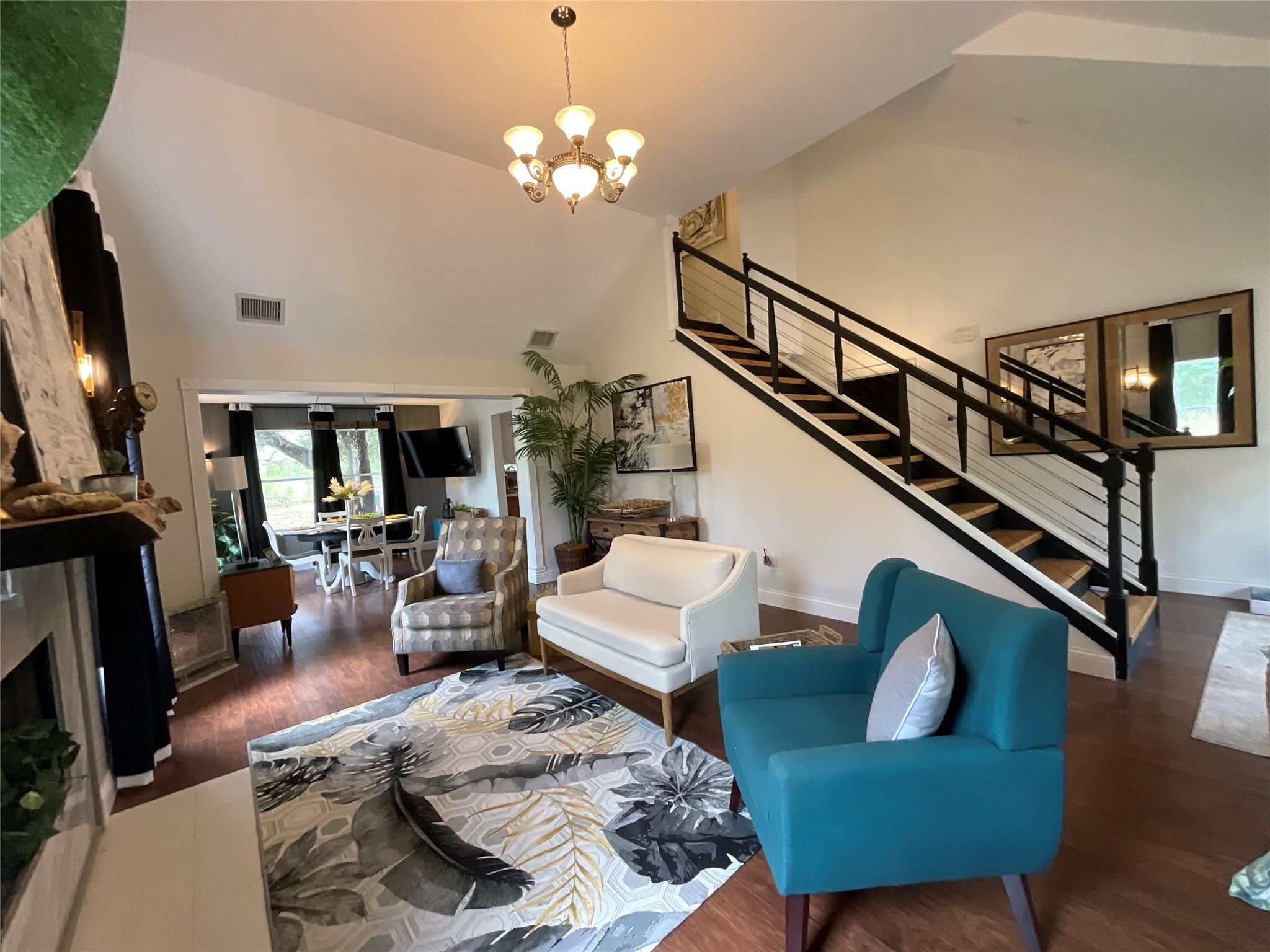 Image 9 of 39 For 322-342 Whispering Woods Dr