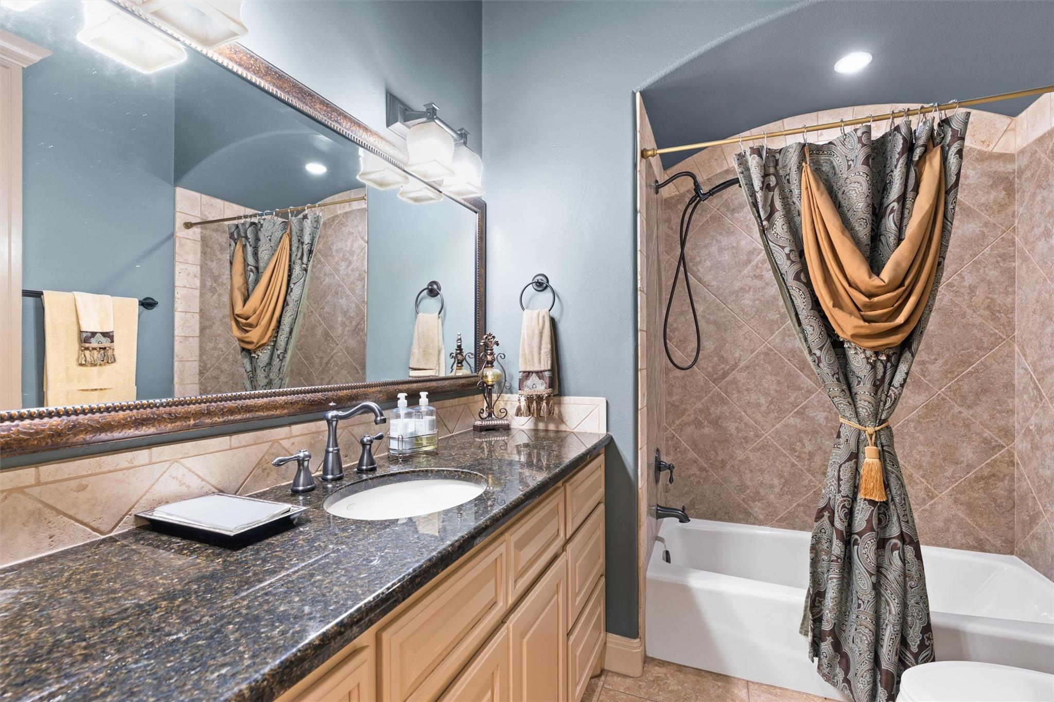 Image 26 of 40 For 8212 Denali Pkwy