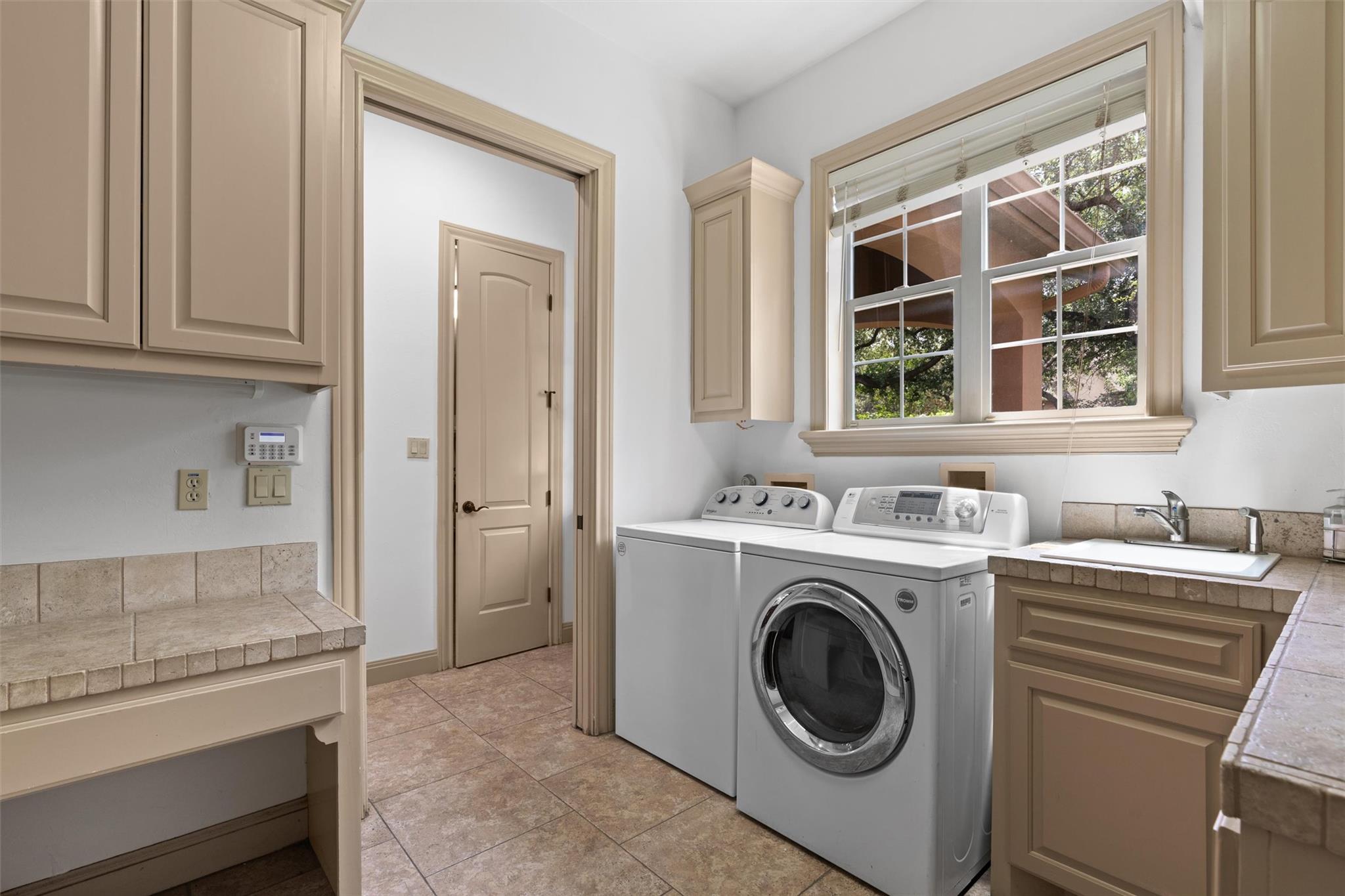 Image 27 of 40 For 8212 Denali Pkwy