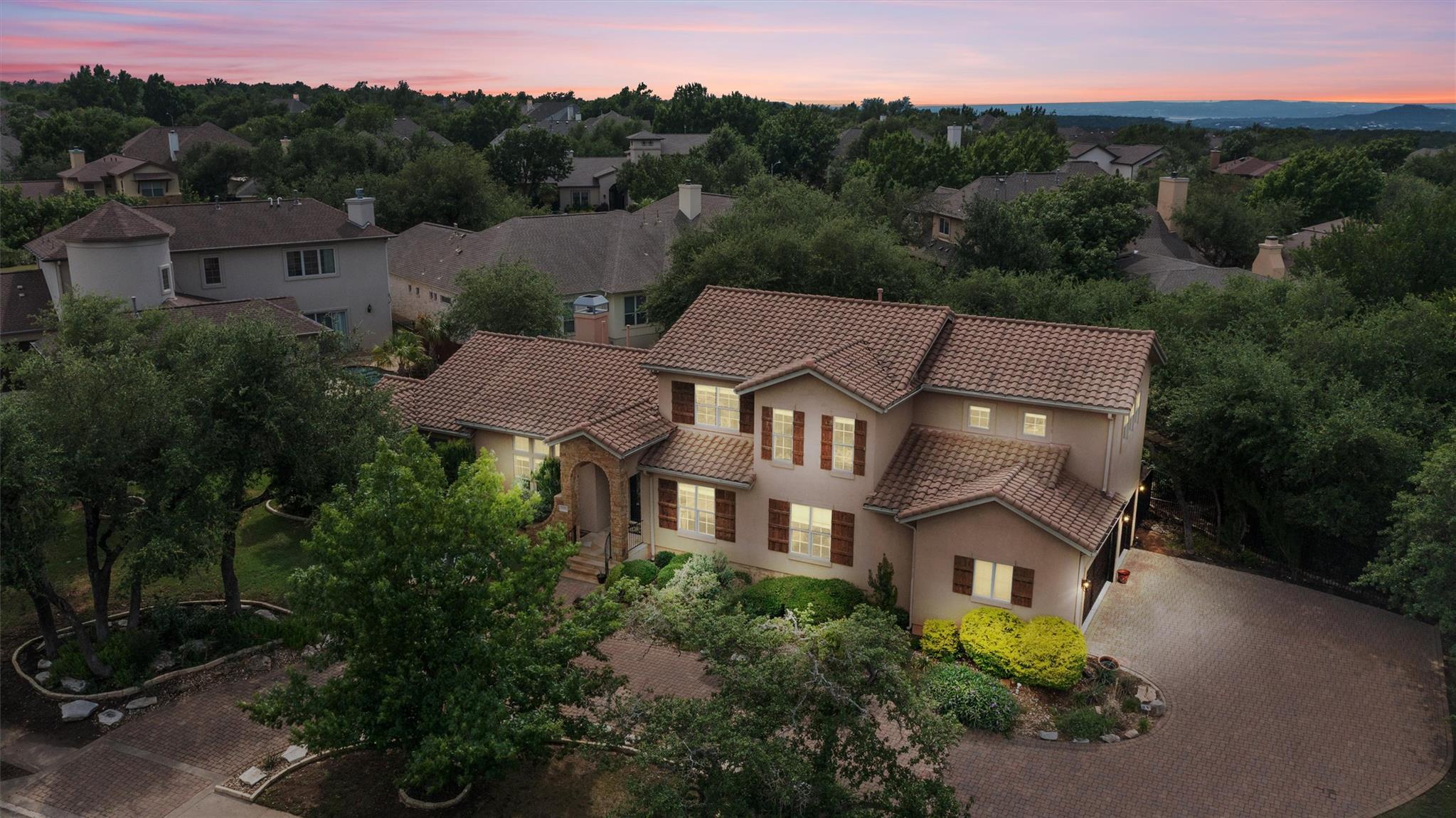 Image 3 of 40 For 8212 Denali Pkwy