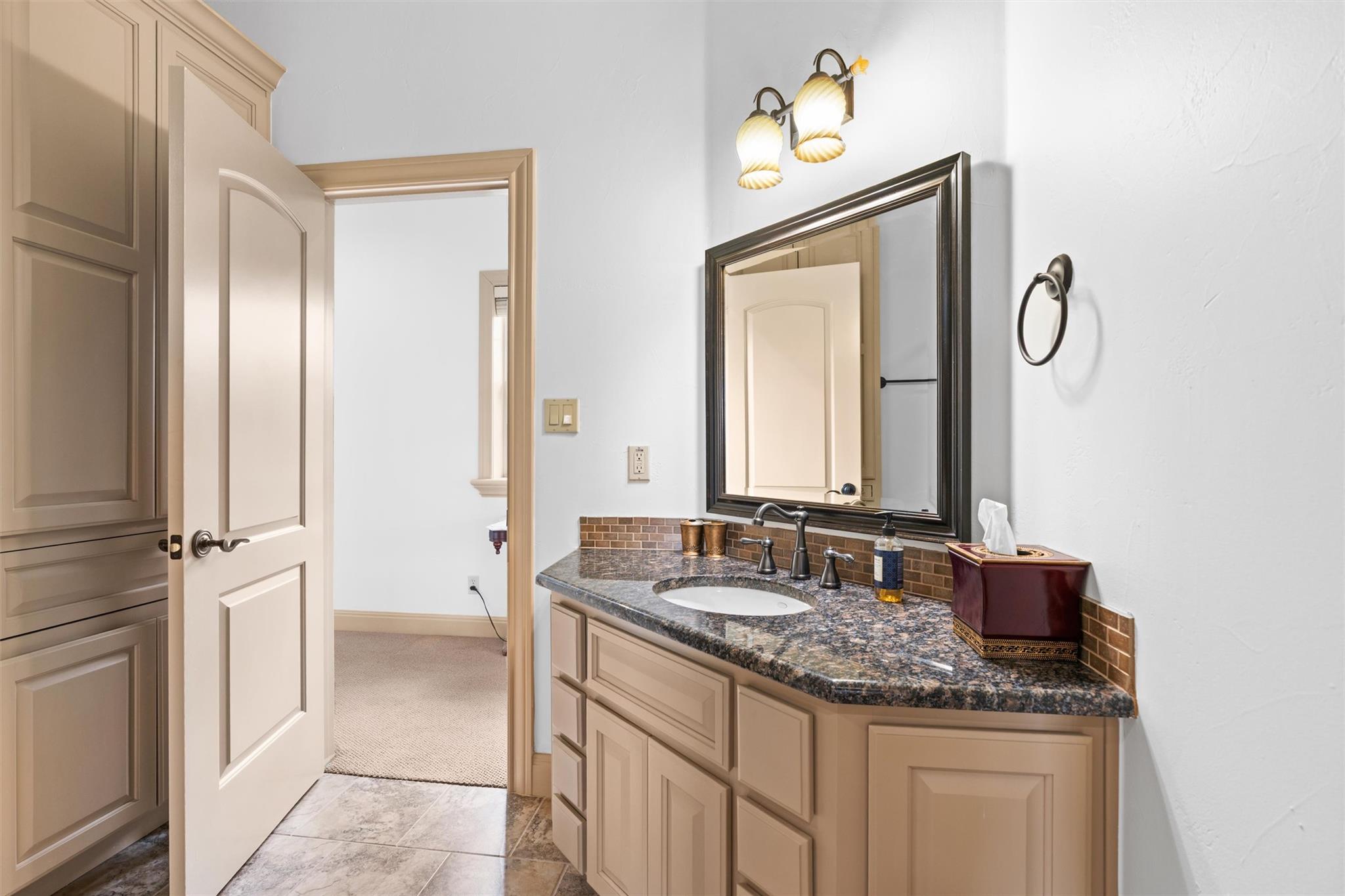 Image 31 of 40 For 8212 Denali Pkwy