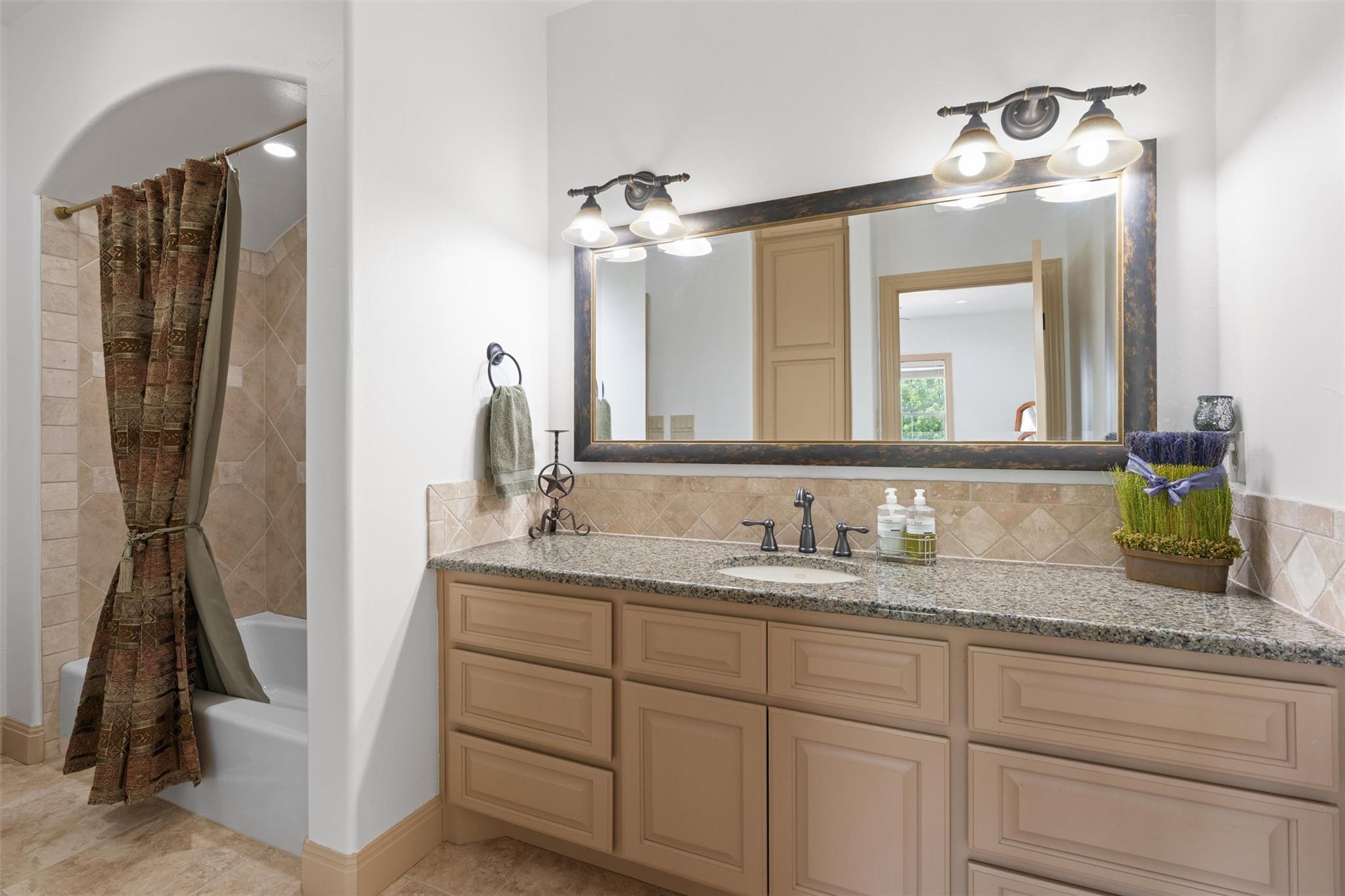 Image 35 of 40 For 8212 Denali Pkwy