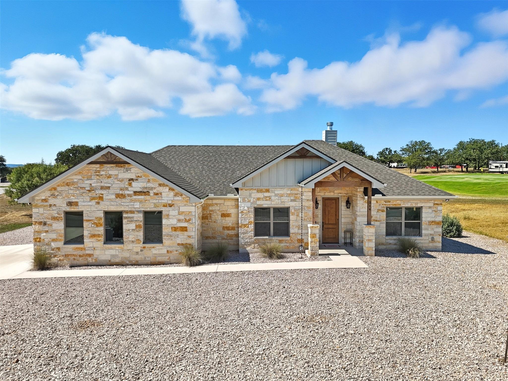 Details for 214 Oak Grove Pkwy, Kingsland, TX 78639
