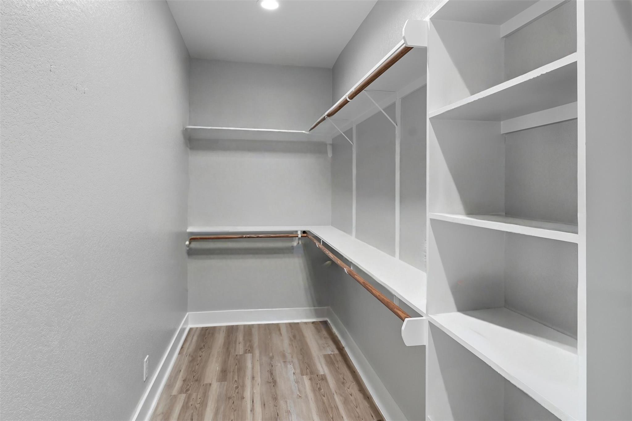 Image 13 of 27 For 214 Oak Grove Pkwy