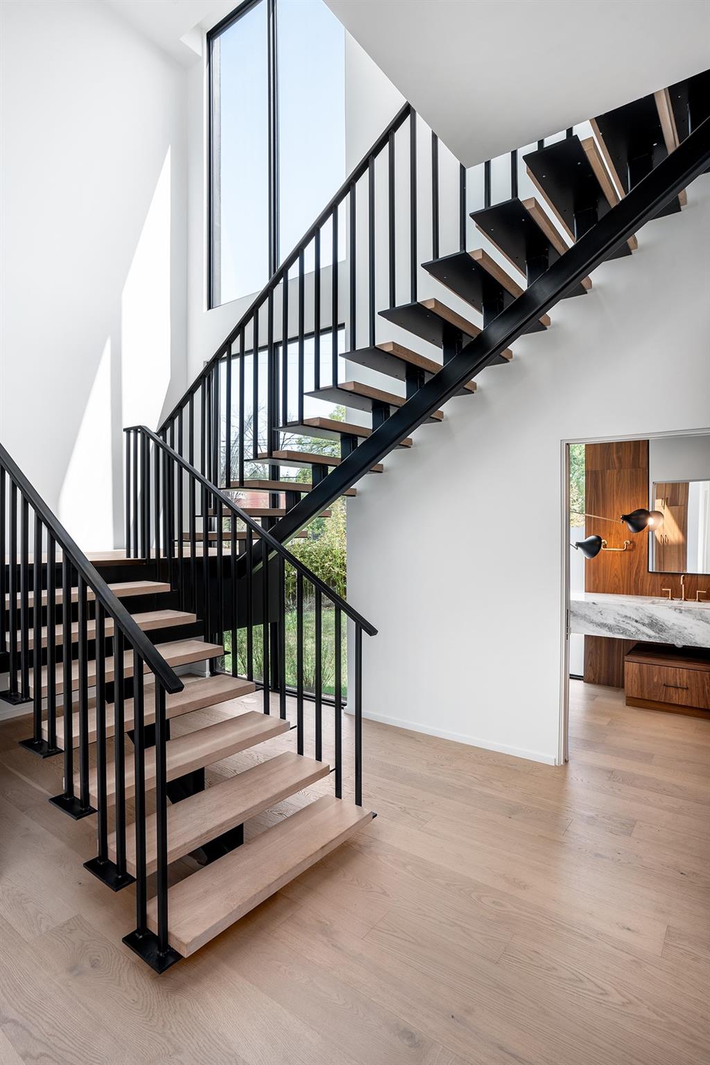 Image 12 of 28 For 2001 Melridge Pl