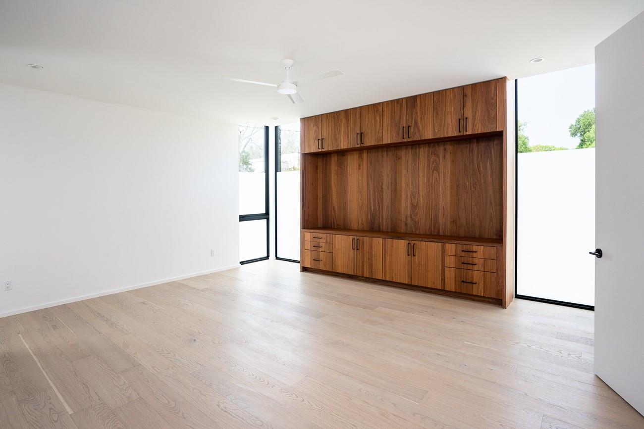 Image 14 of 28 For 2001 Melridge Pl