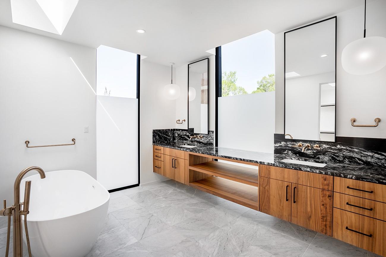 Image 16 of 28 For 2001 Melridge Pl