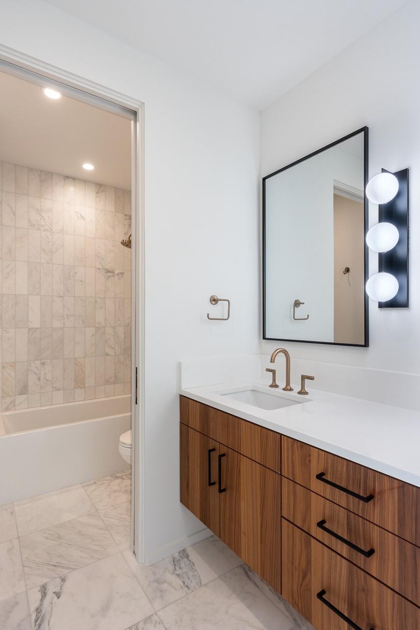 Image 24 of 28 For 2001 Melridge Pl