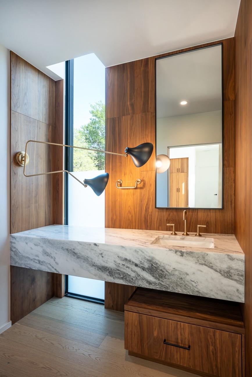 Image 3 of 28 For 2001 Melridge Pl