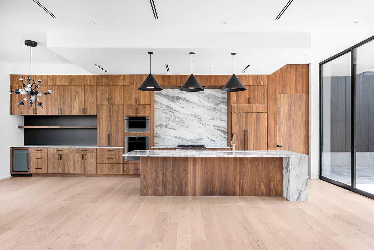 Image 8 of 28 For 2001 Melridge Pl