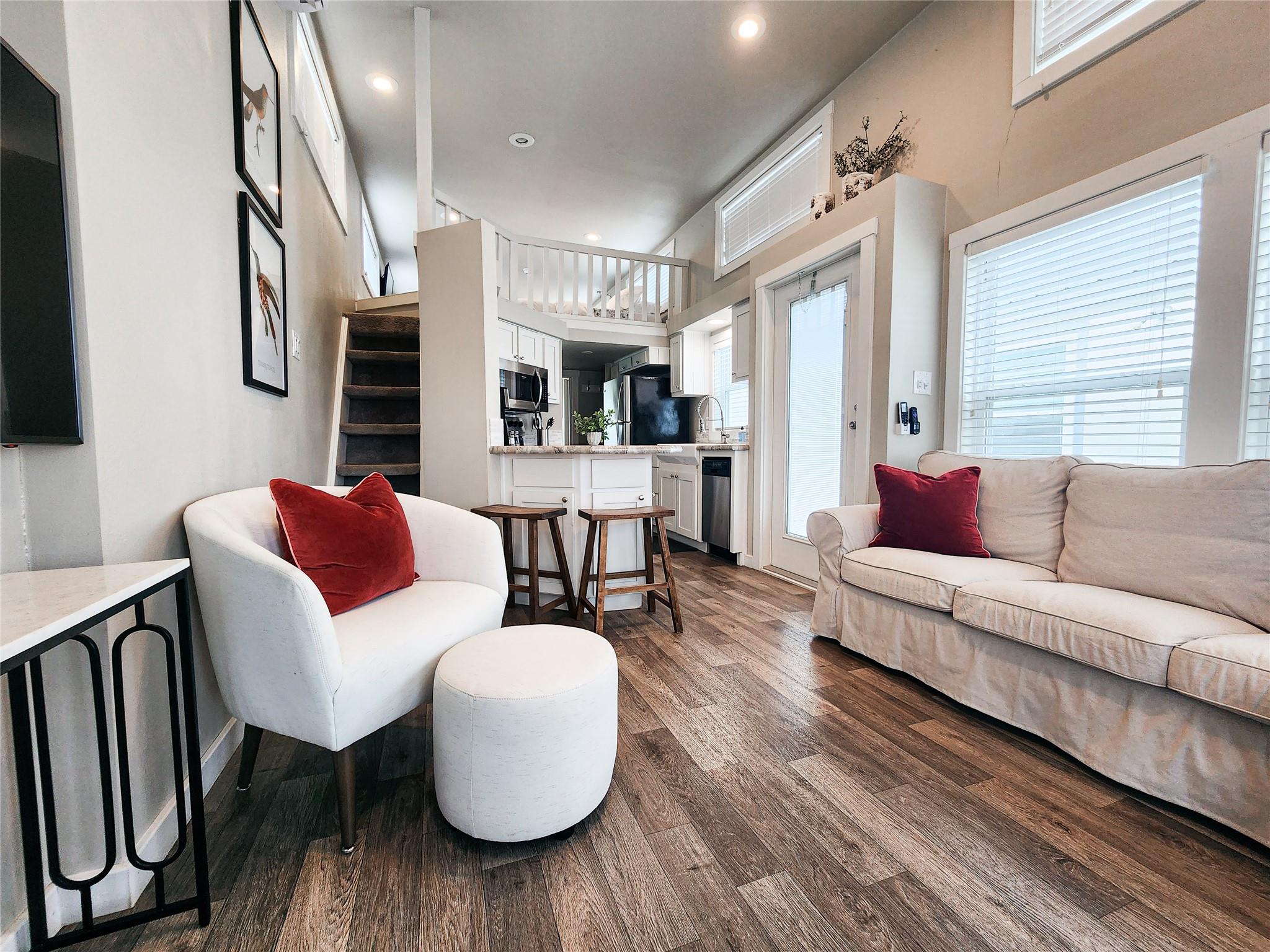 Image 11 of 28 For 282 Park Ave