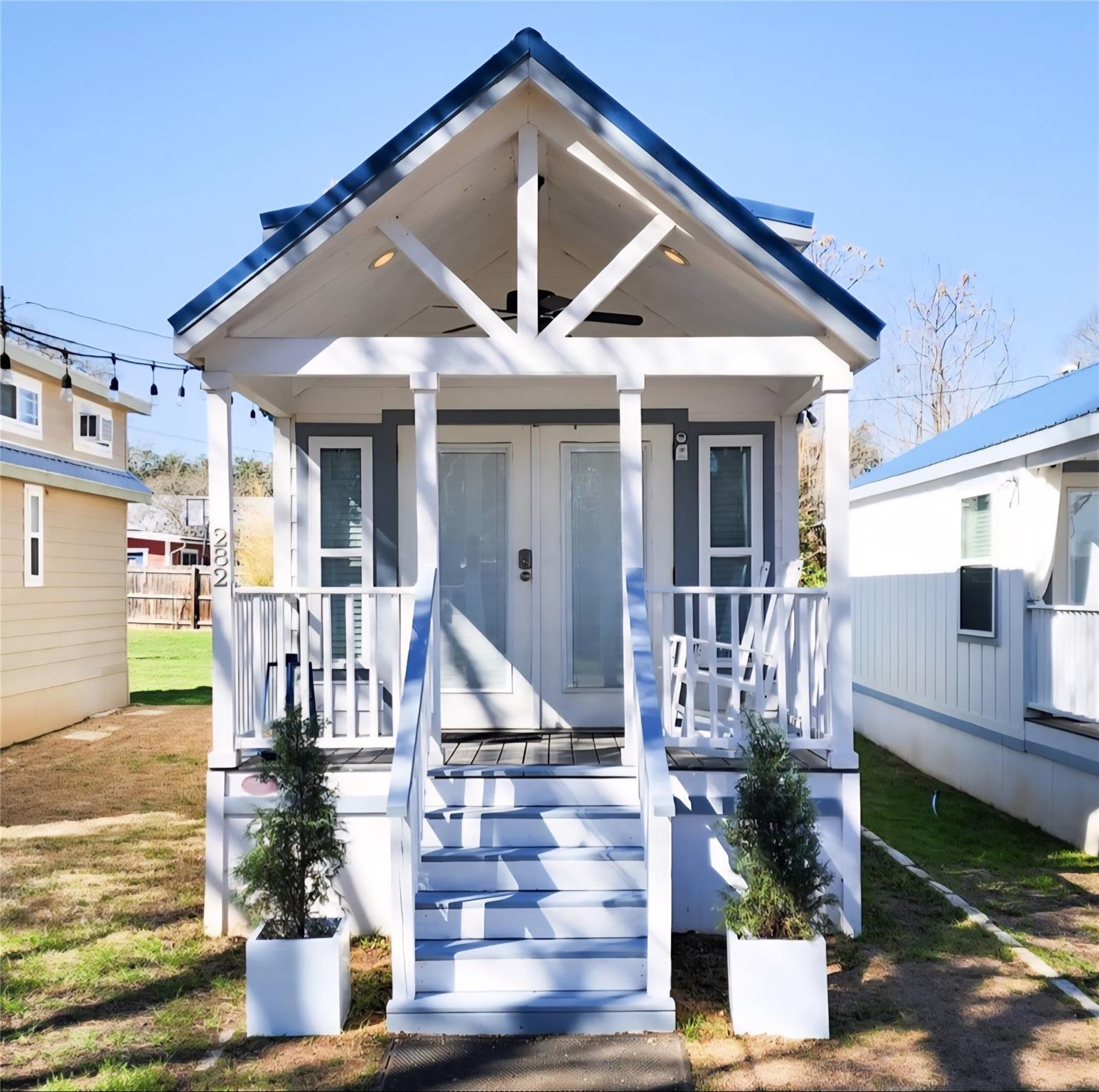 Image 2 of 28 For 282 Park Ave