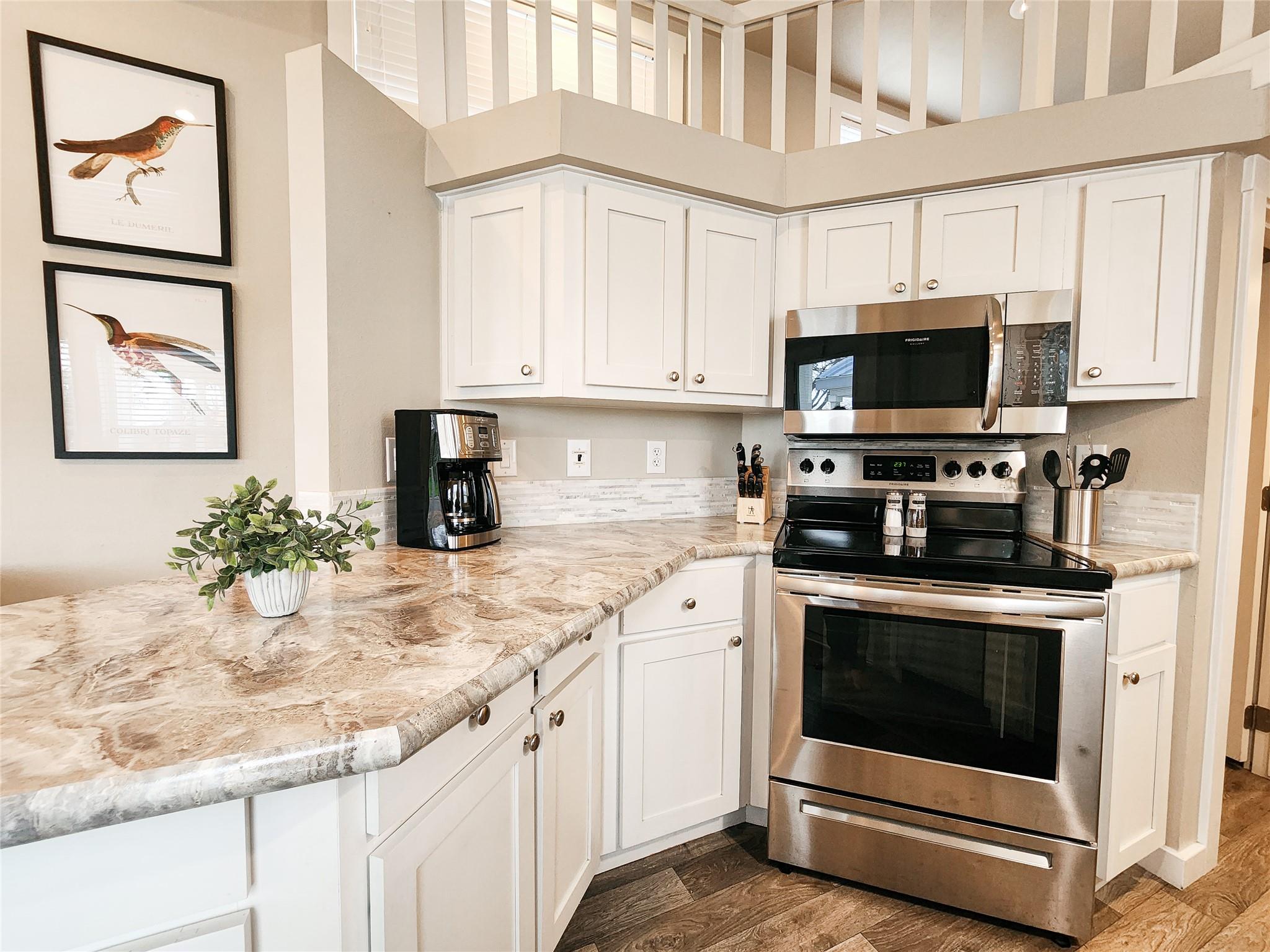 Image 4 of 28 For 282 Park Ave