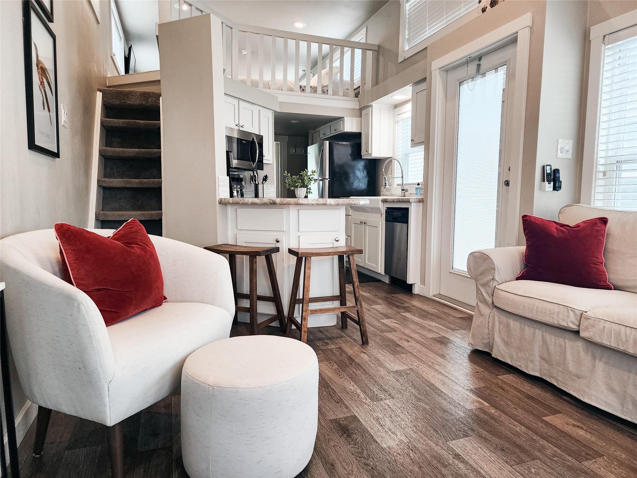 Image 7 of 28 For 282 Park Ave