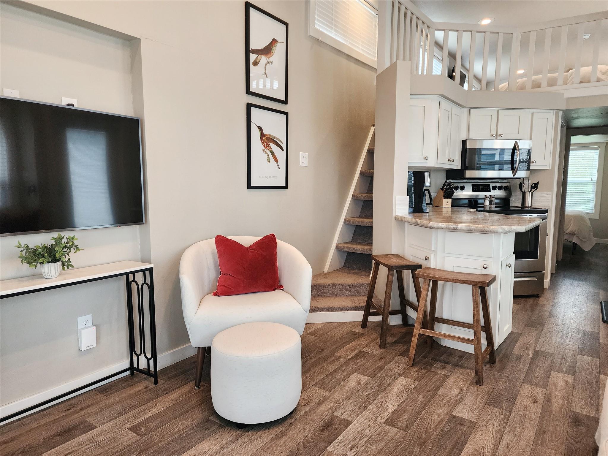 Image 8 of 28 For 282 Park Ave