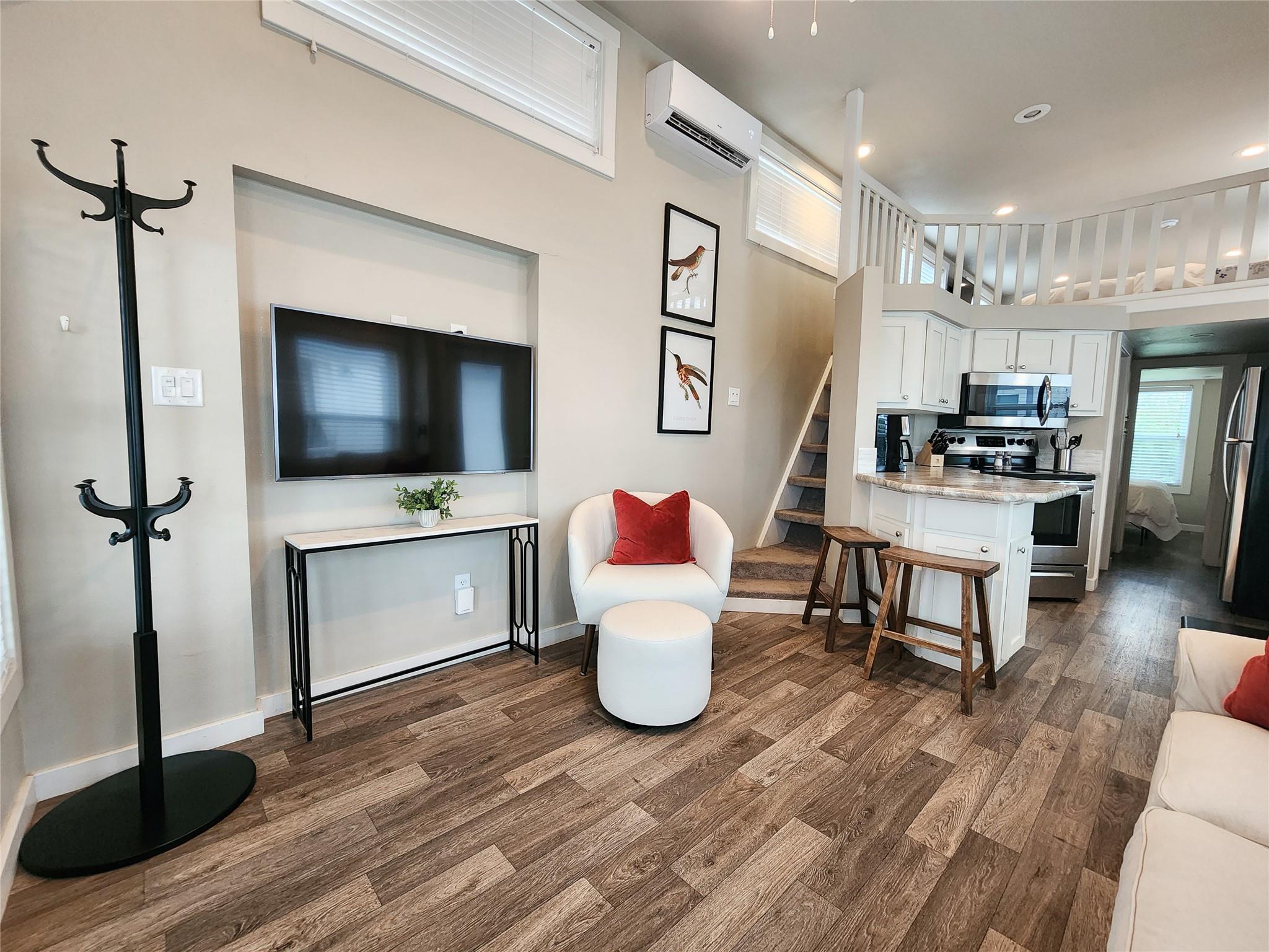 Image 9 of 28 For 282 Park Ave