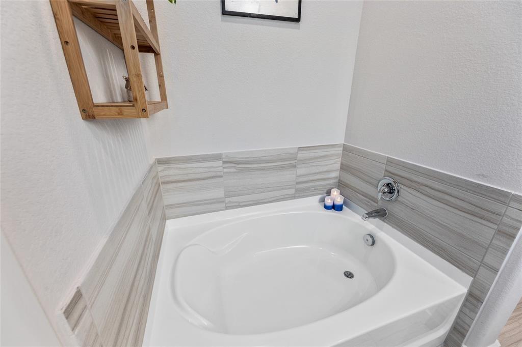 Image 18 of 33 For 116 Docking Iron Dr