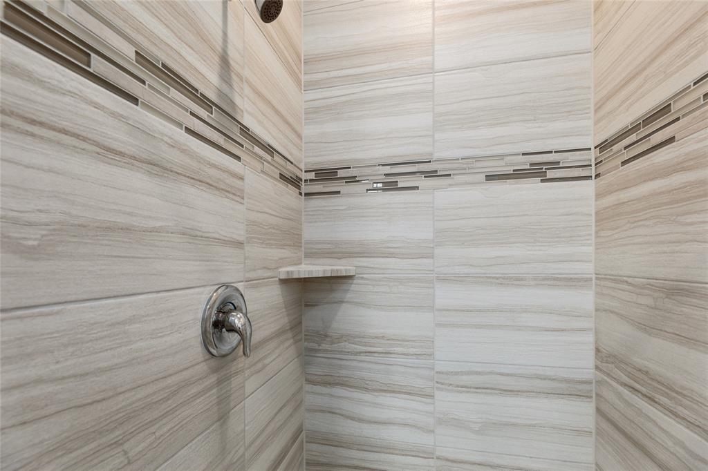 Image 24 of 33 For 116 Docking Iron Dr