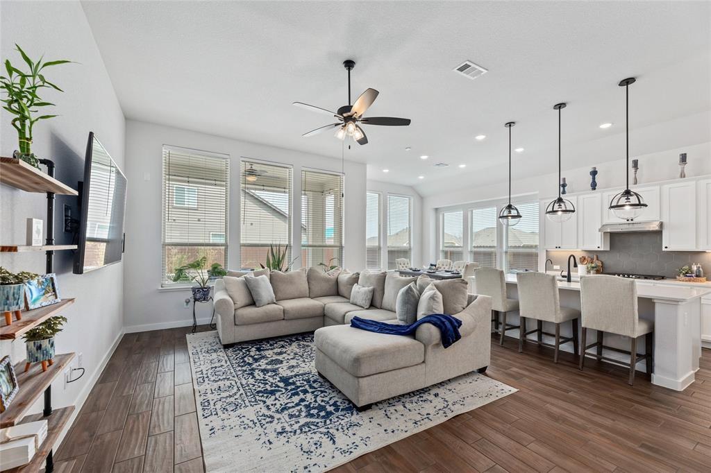 Image 4 of 33 For 116 Docking Iron Dr