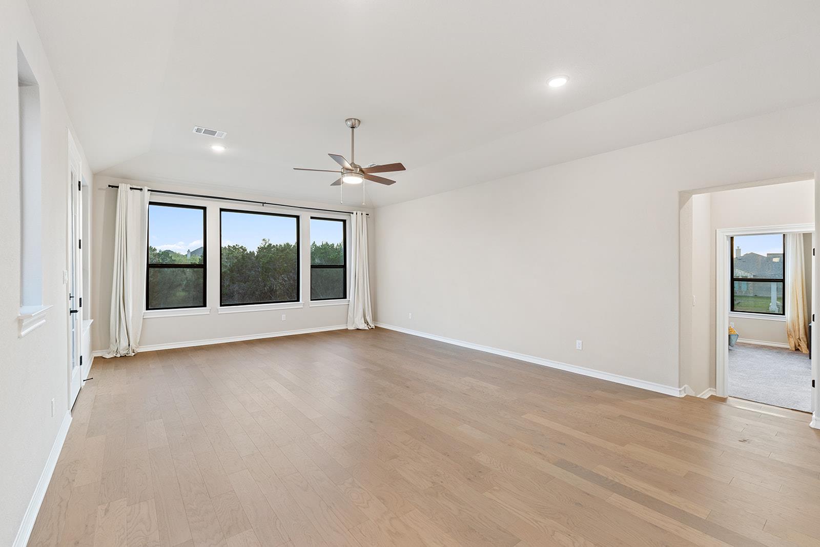 Image 30 of 40 For 216 Spence Ln