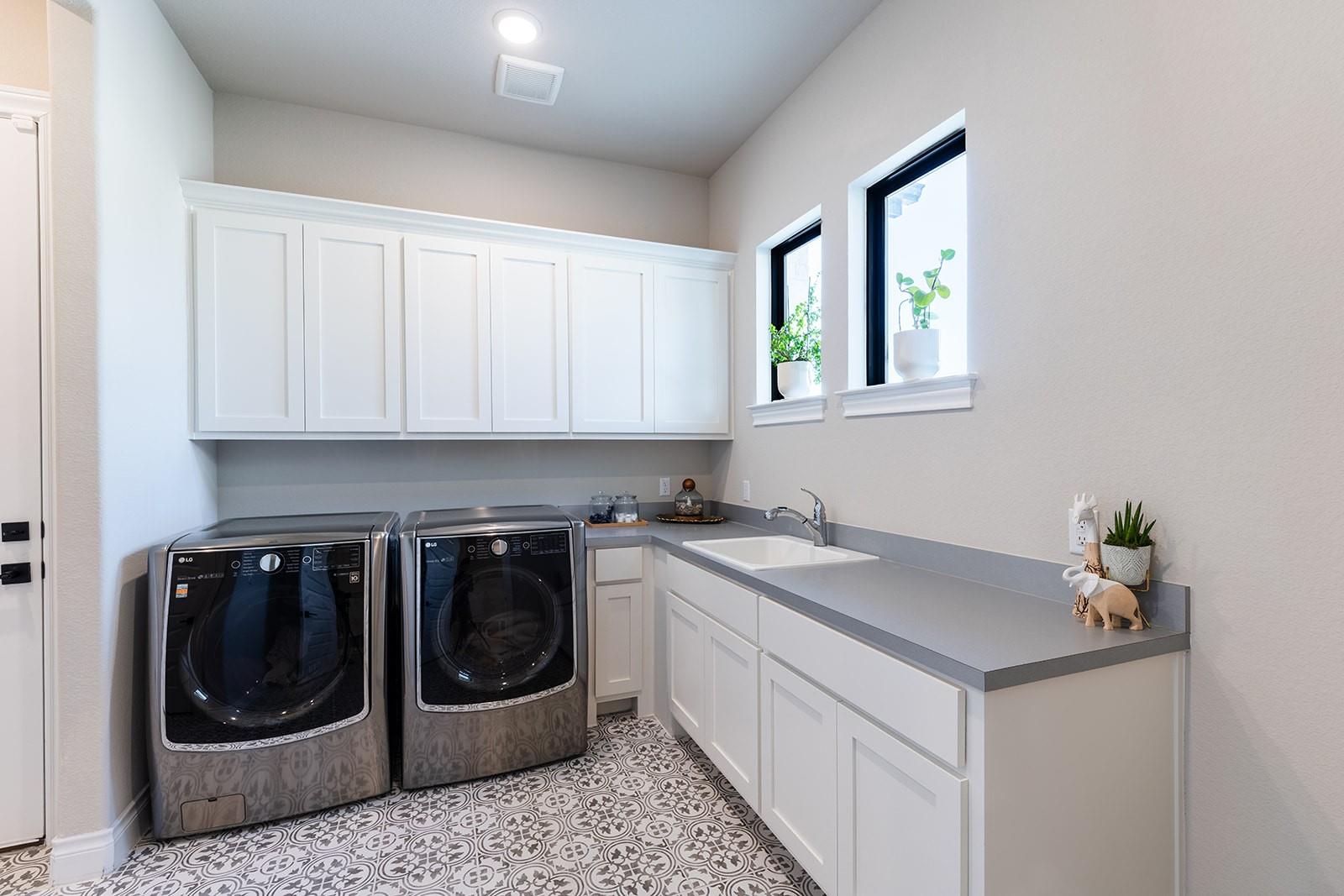 Image 33 of 40 For 216 Spence Ln