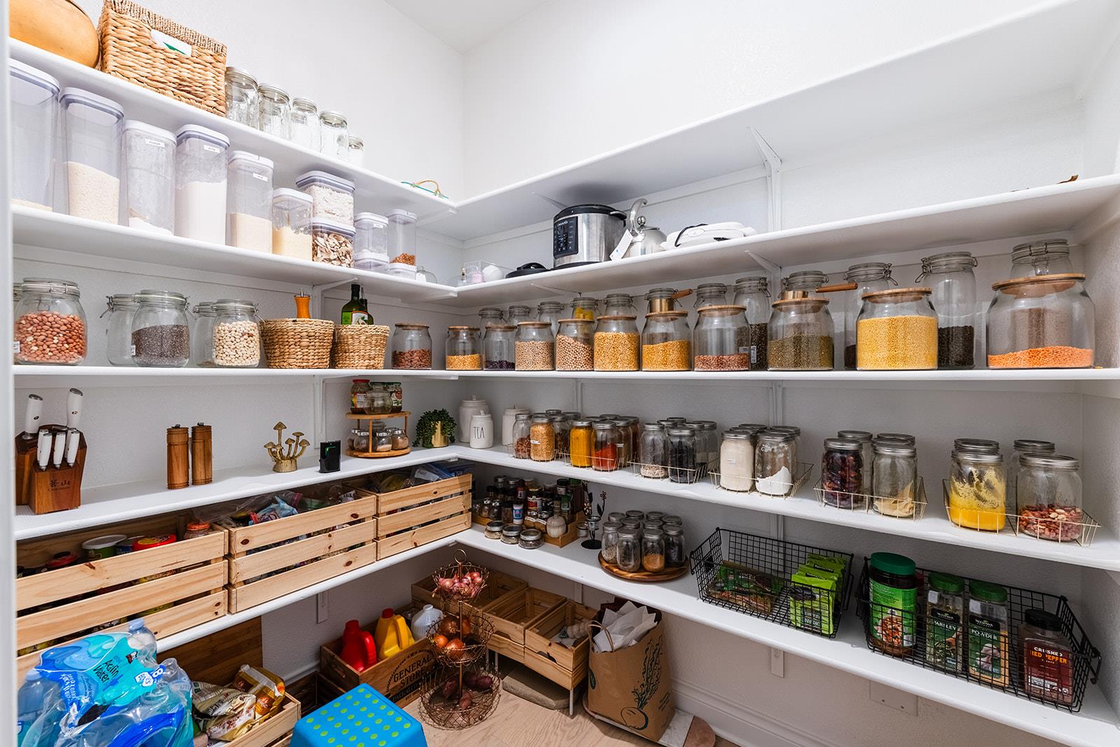 Image 34 of 40 For 216 Spence Ln