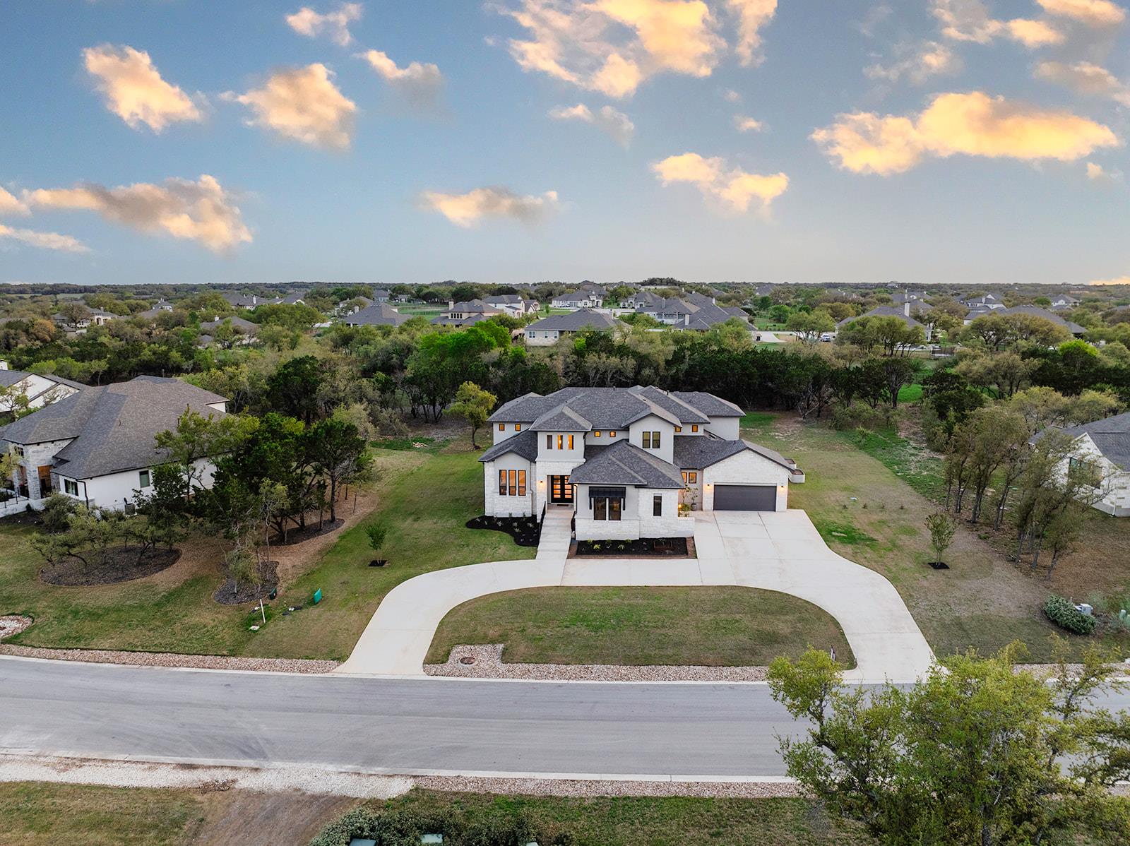 Image 4 of 40 For 216 Spence Ln