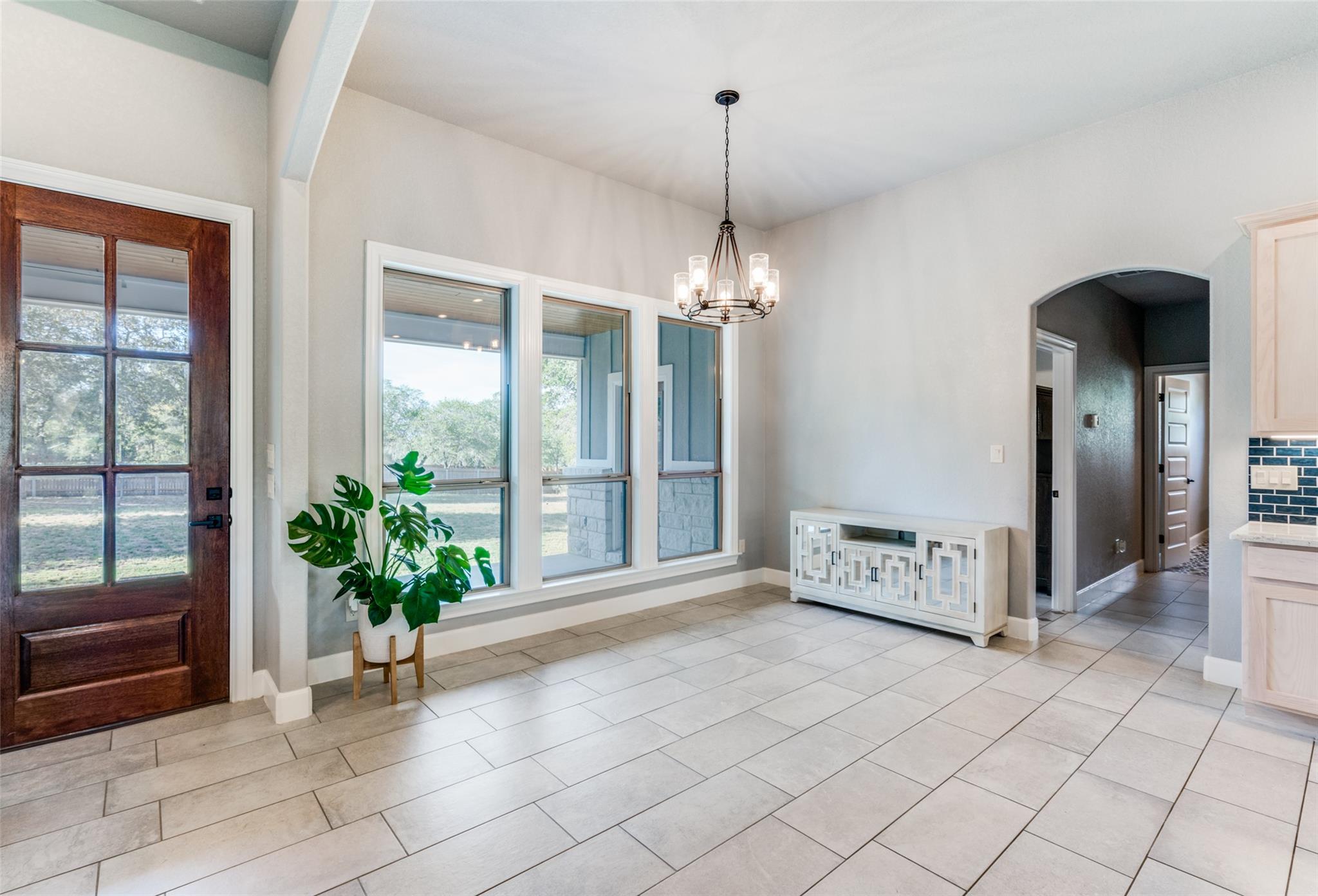 Image 5 of 25 For 105 Calvary Dr