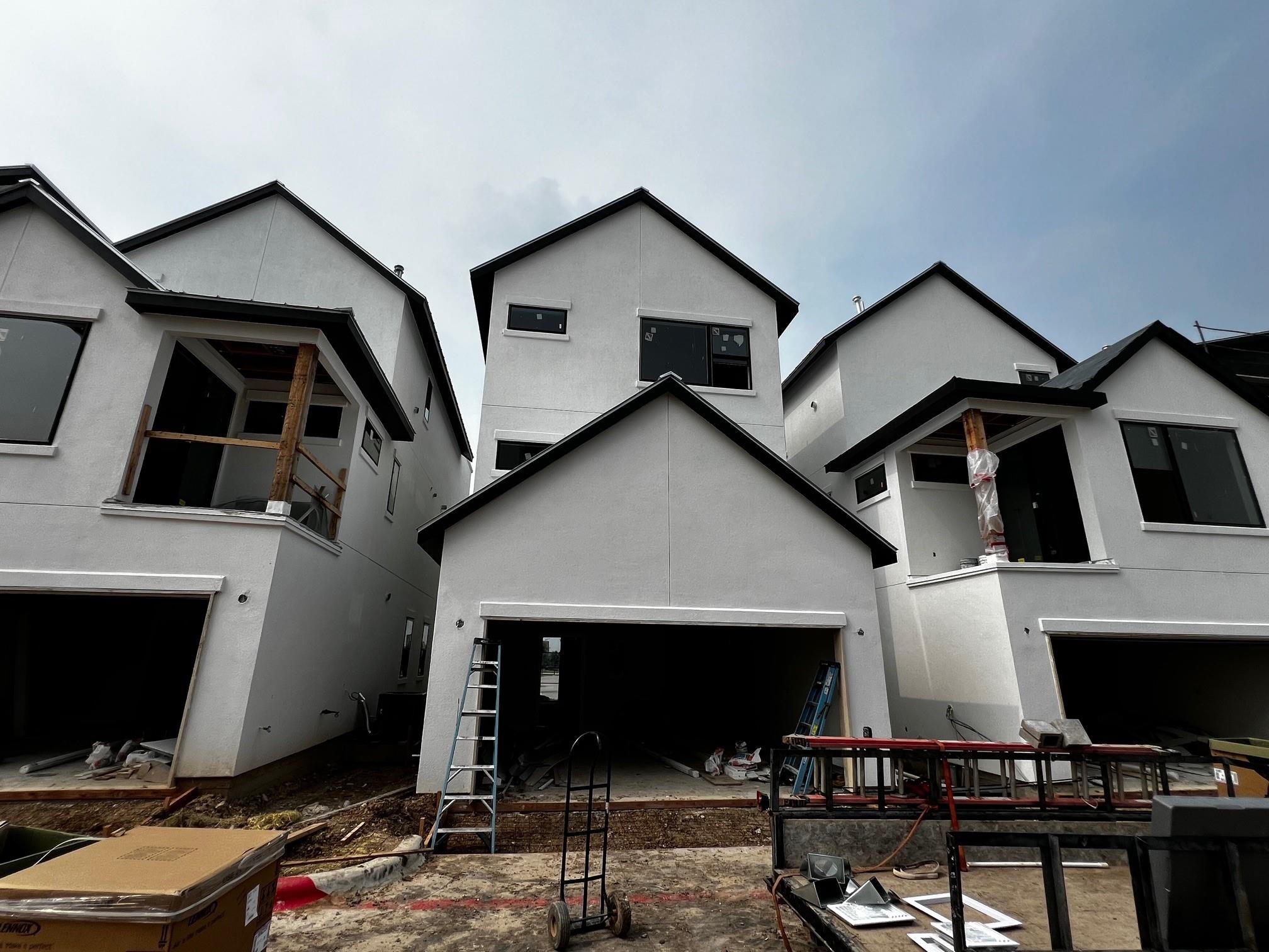 Image 25 of 29 For 9101 Cattle Baron Path