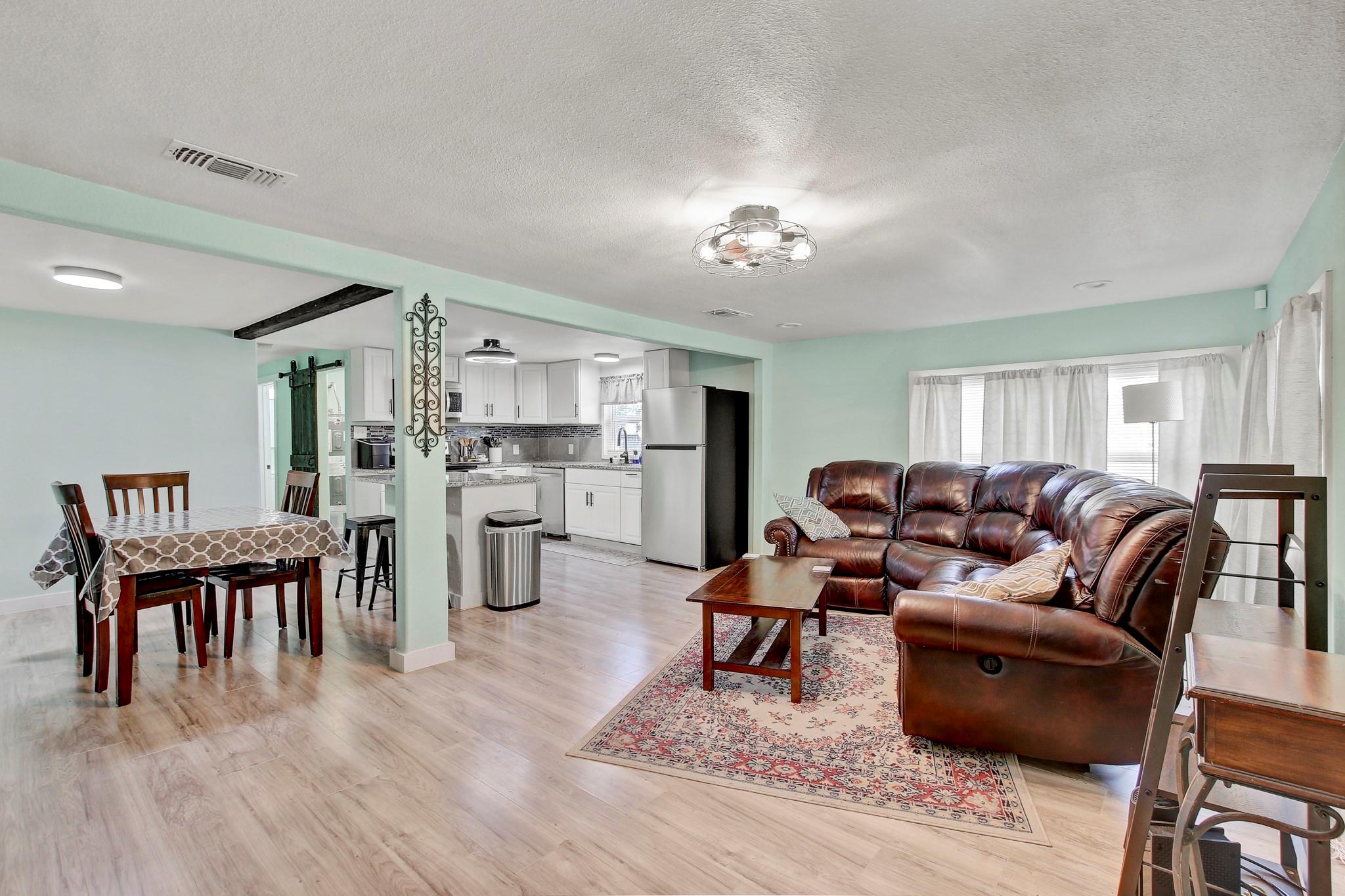 Details for 232 Campbell St, Seguin, TX 78155