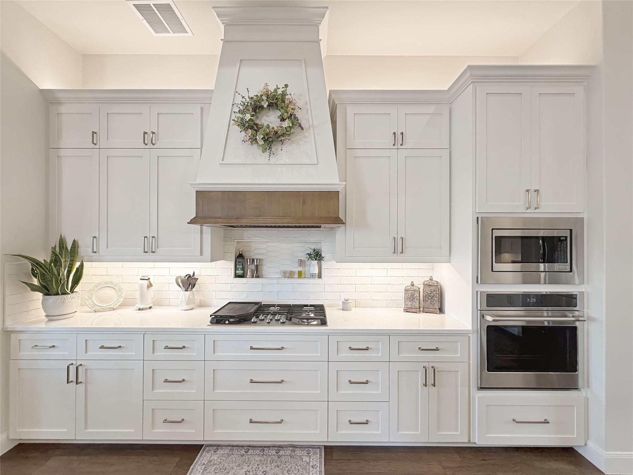 Image 14 of 40 For 631 Angelica Vis