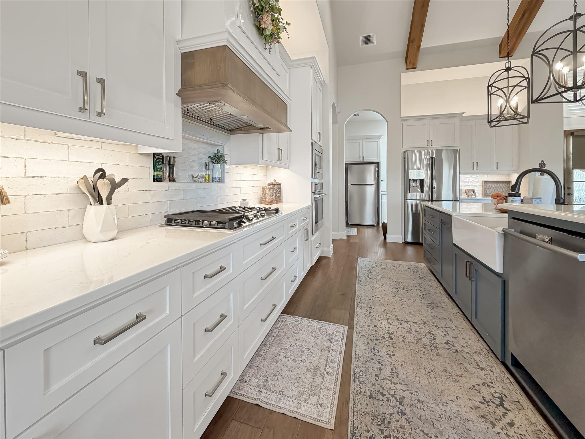 Image 15 of 40 For 631 Angelica Vis