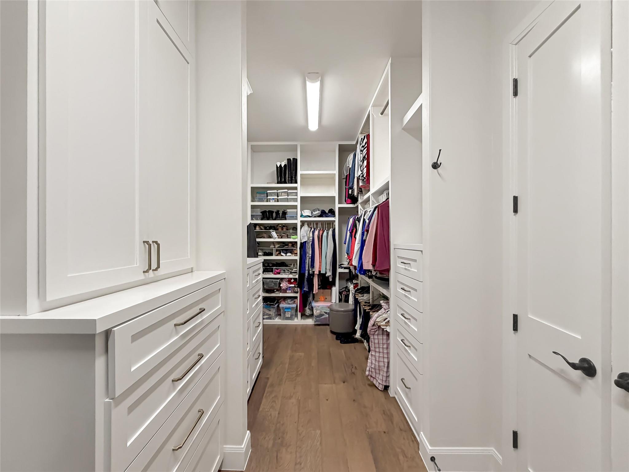 Image 22 of 40 For 631 Angelica Vis