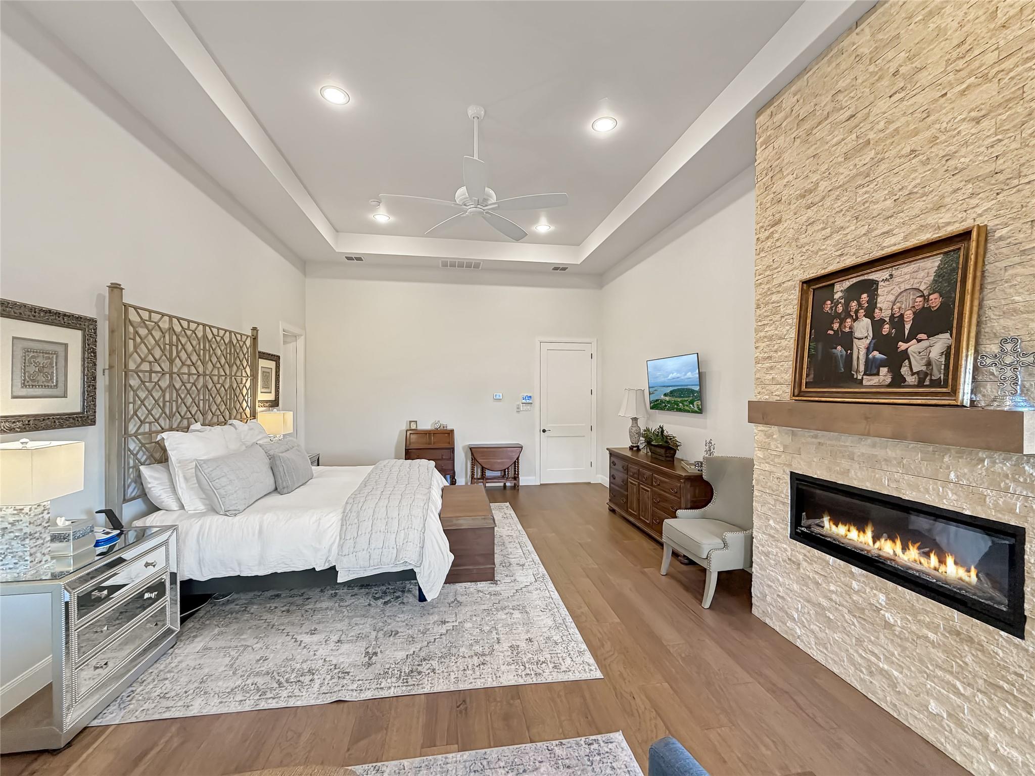 Image 23 of 40 For 631 Angelica Vis