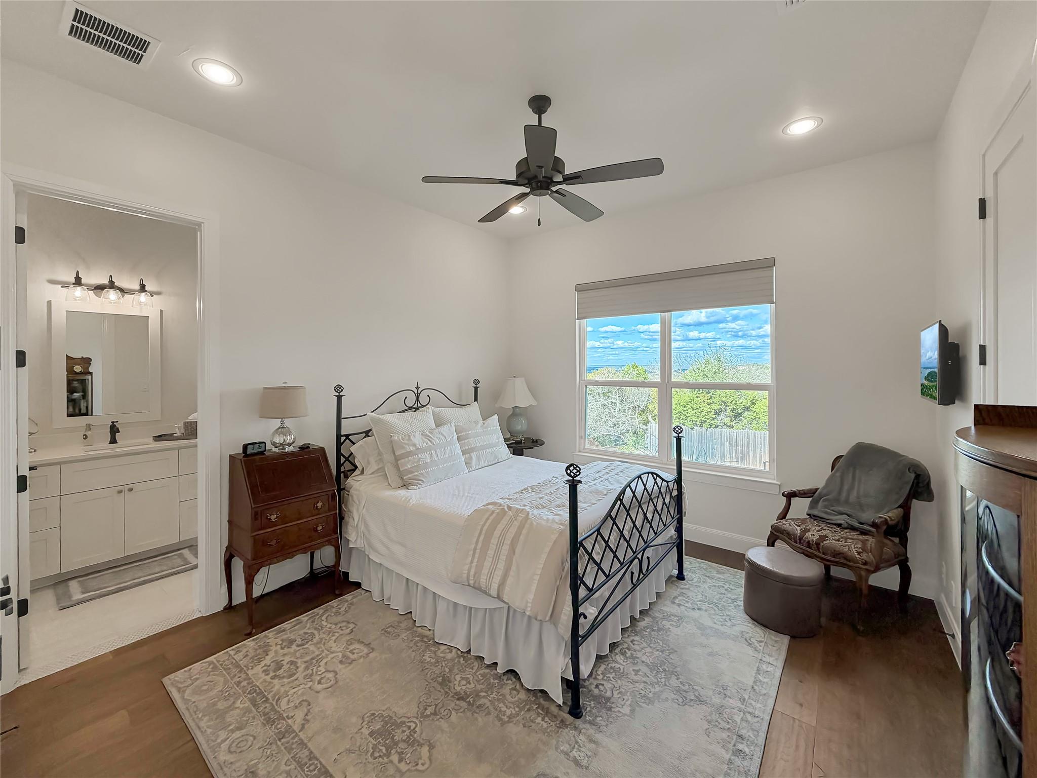 Image 31 of 40 For 631 Angelica Vis