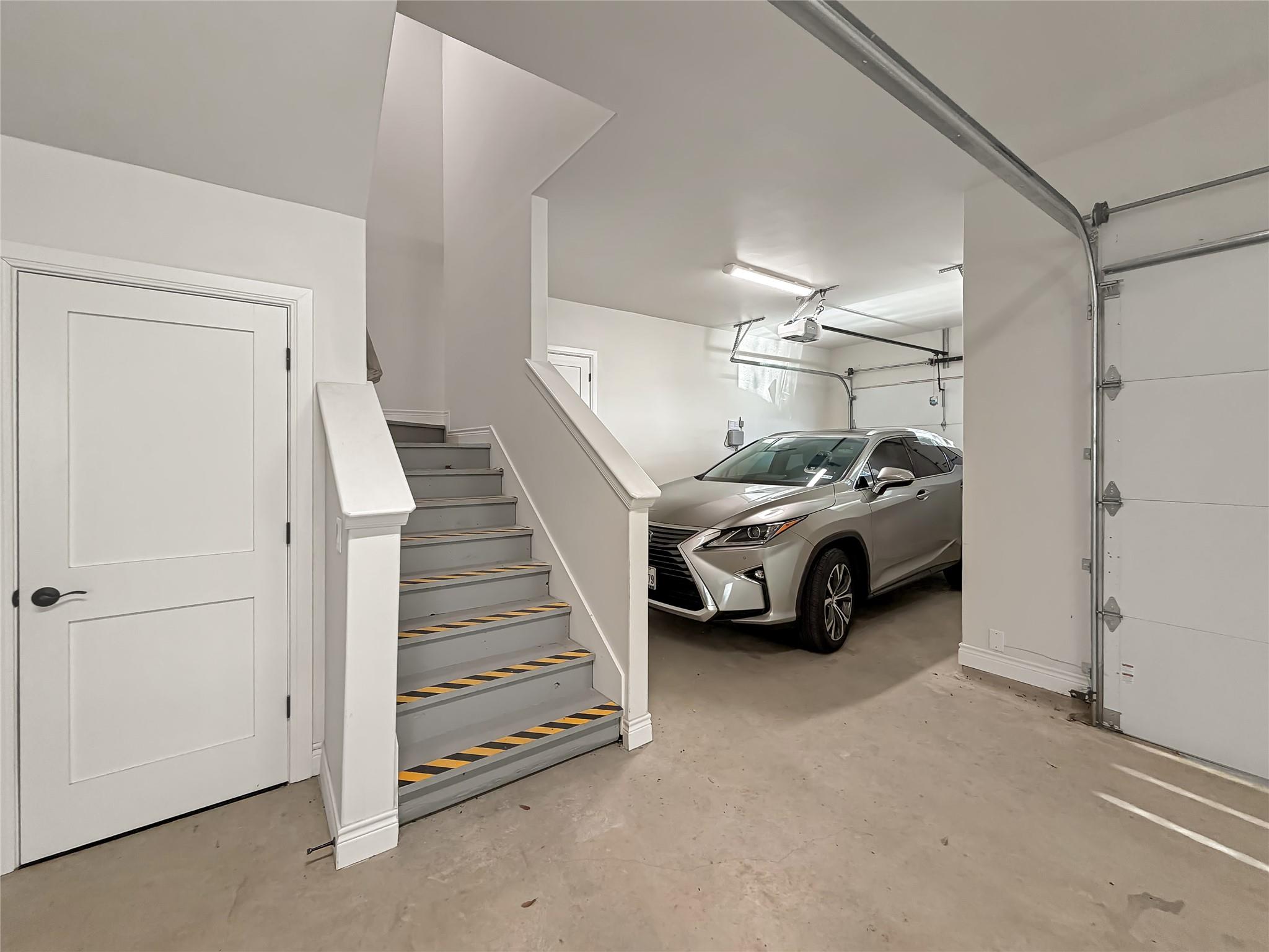 Image 34 of 40 For 631 Angelica Vis