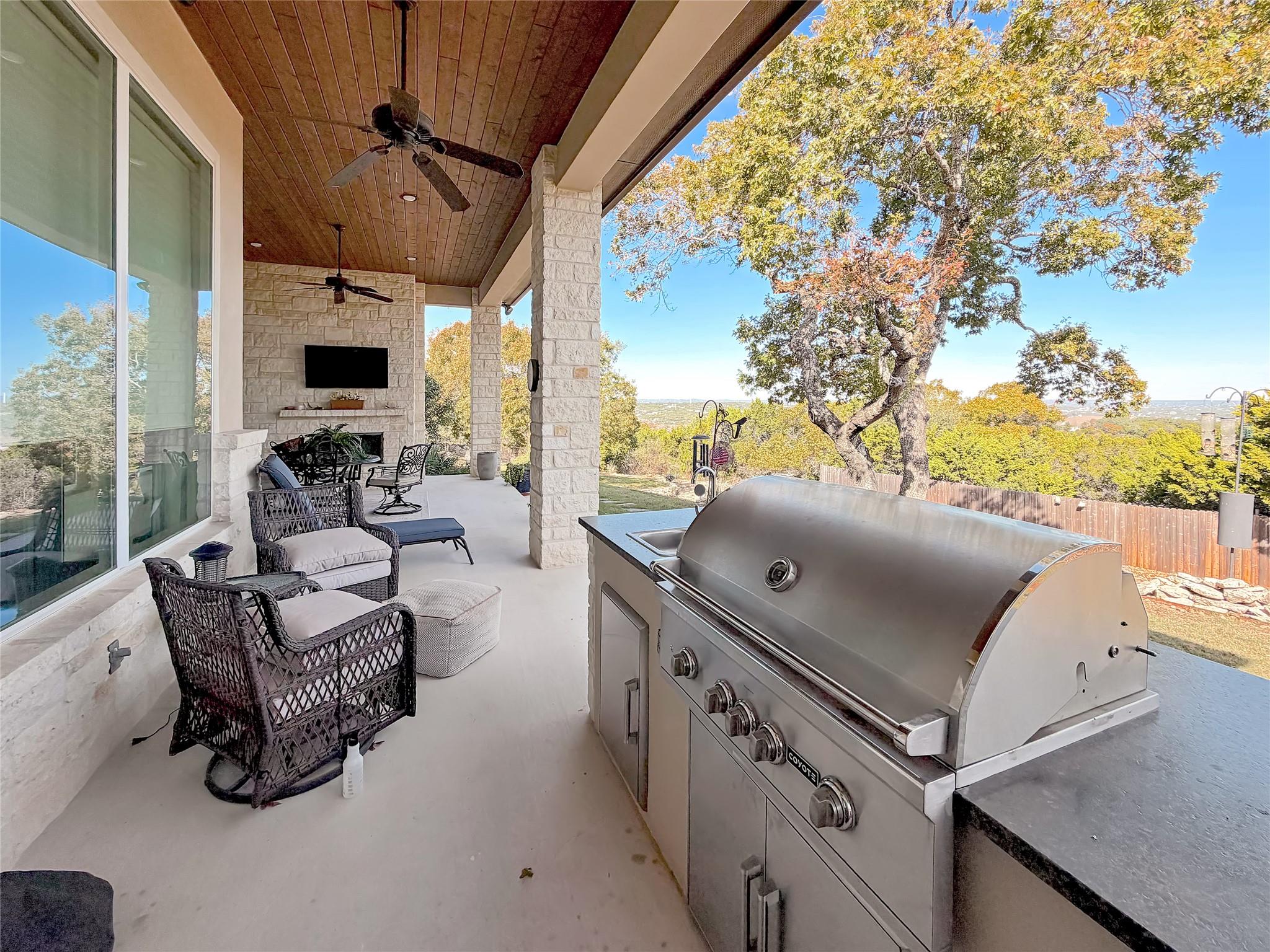 Image 37 of 40 For 631 Angelica Vis