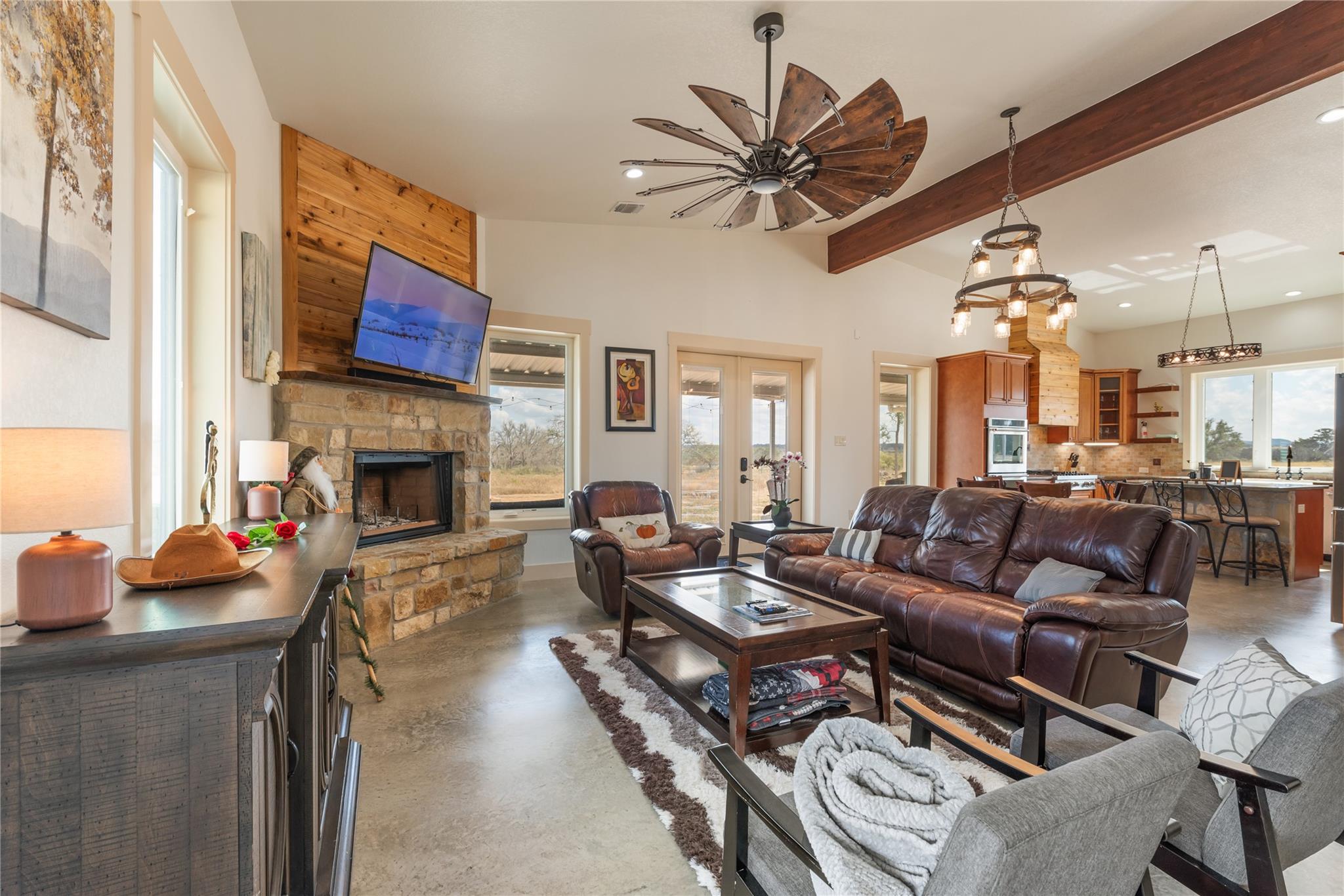 Image 12 of 31 For 928 Bendele Rd