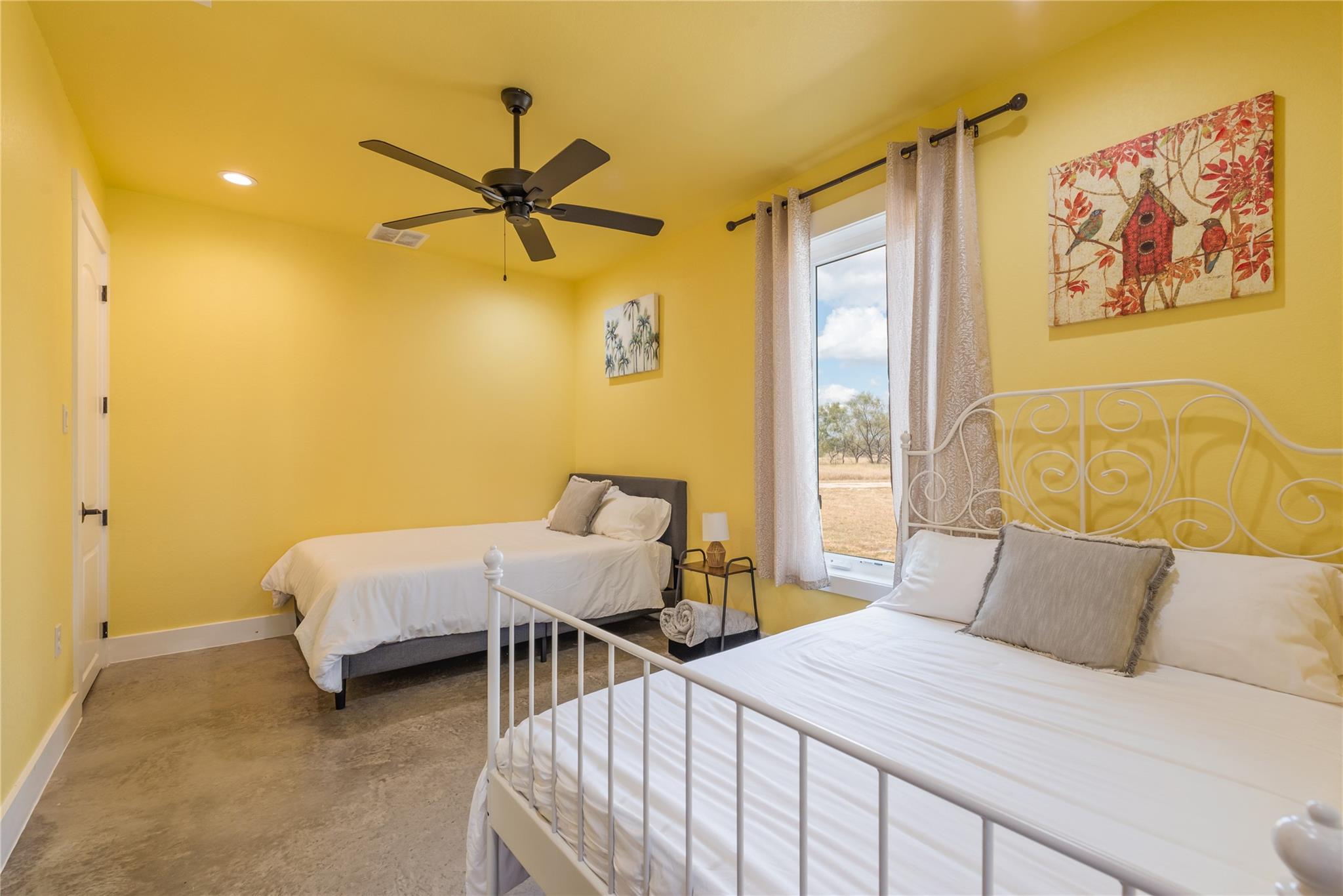 Image 13 of 31 For 928 Bendele Rd