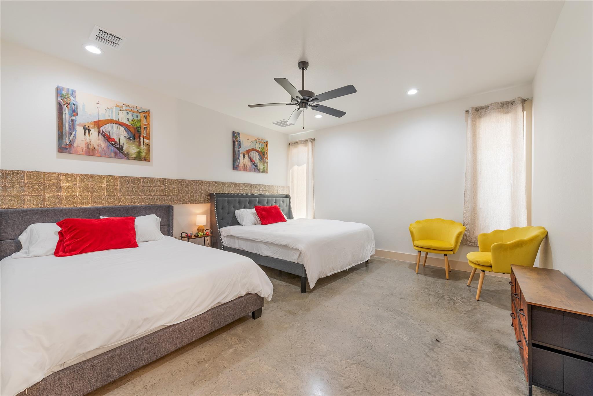 Image 17 of 31 For 928 Bendele Rd